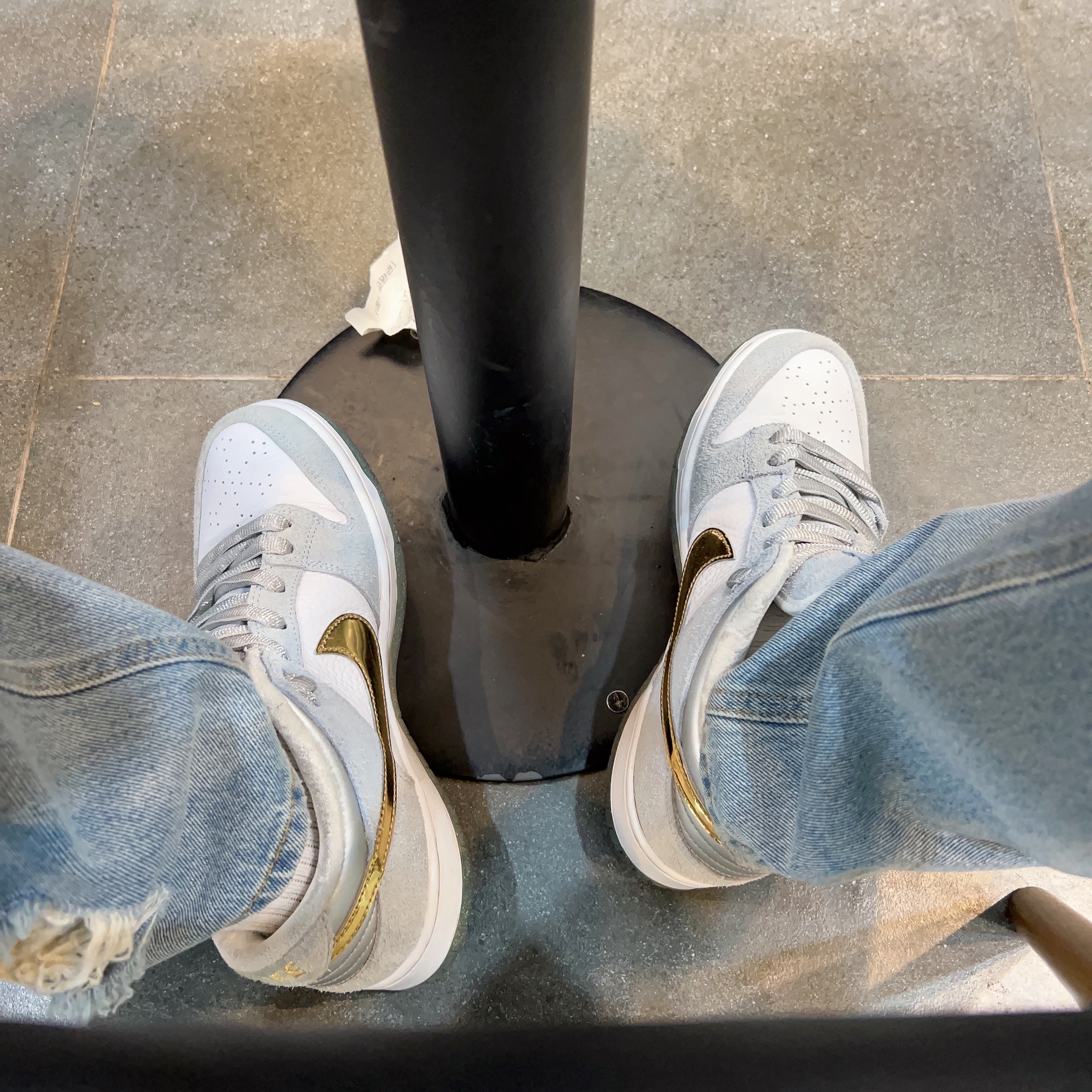 Nike x Sean Cliver SB Dunk Low Holiday Special 착용 스타일