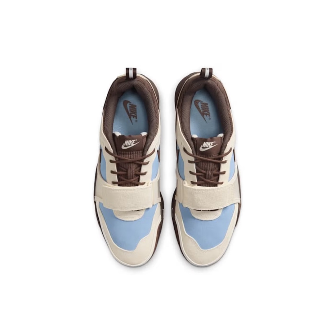 Nike x Travis Scott Zoom Field Jaxx Pale Ivory and Leche Blue 착용 스타일 - 2