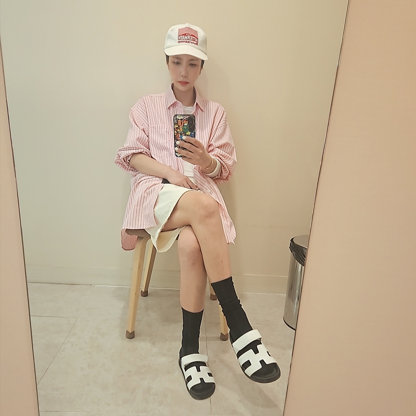 (W) Hermes Chypre Sandal Calfskin & Blanc, Supreme x Nike Denim Short Natural - 24SS 착용 스타일 - 1