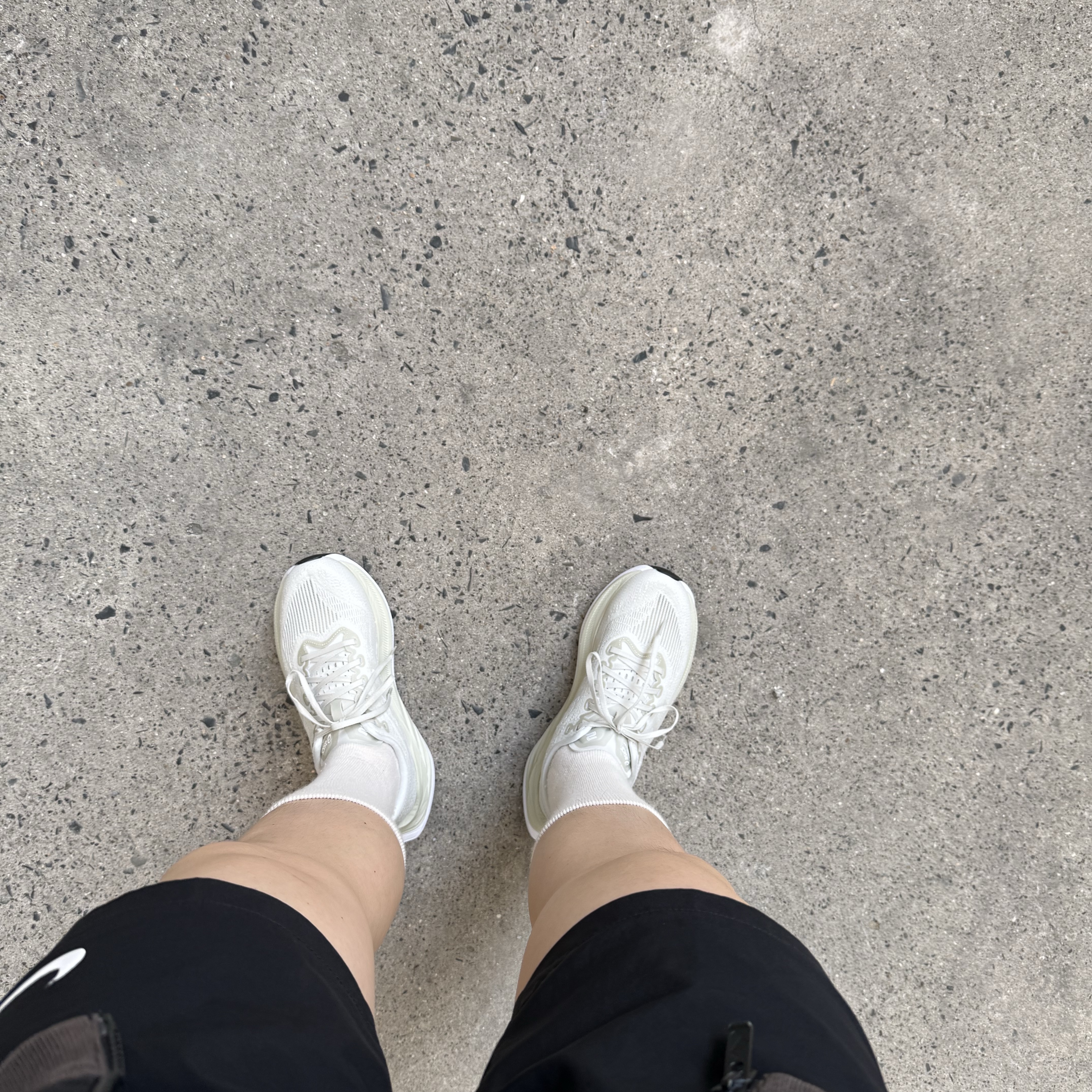 Asics Superblast 2 Lake Grey White Sage 착용 스타일