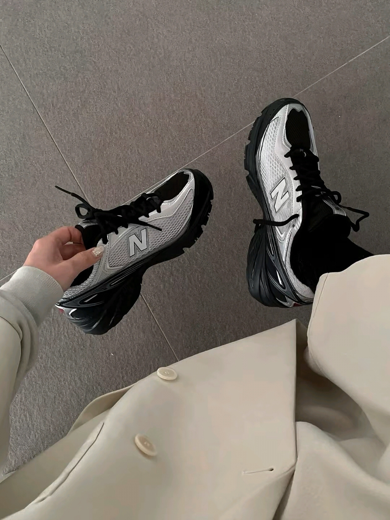 New Balance 509 Black Gray 착용 스타일