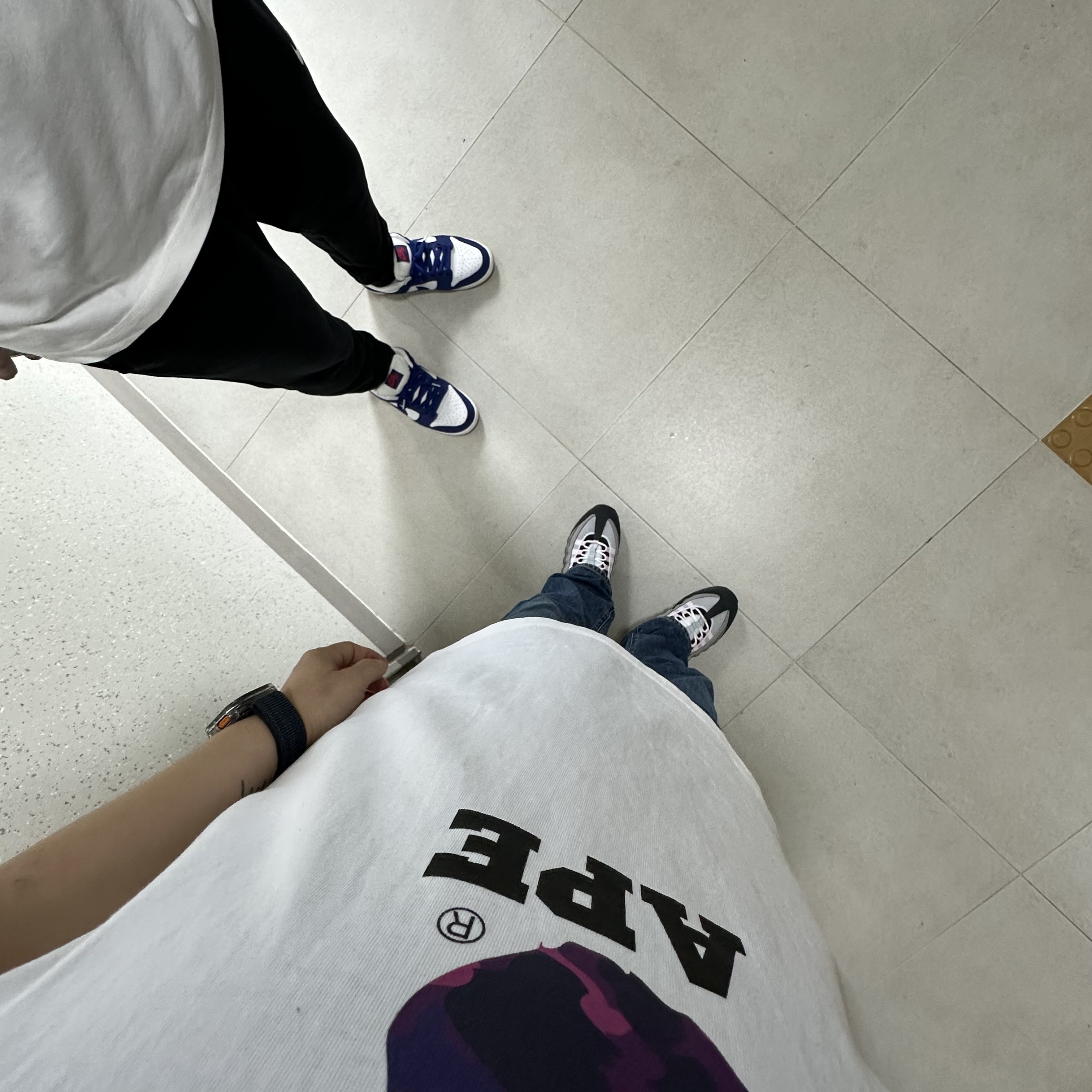 (W) Nike Air Max 95 Pink Foam, Nike SB Dunk Low Pro Premium Deep Royal Blue 착용 스타일
