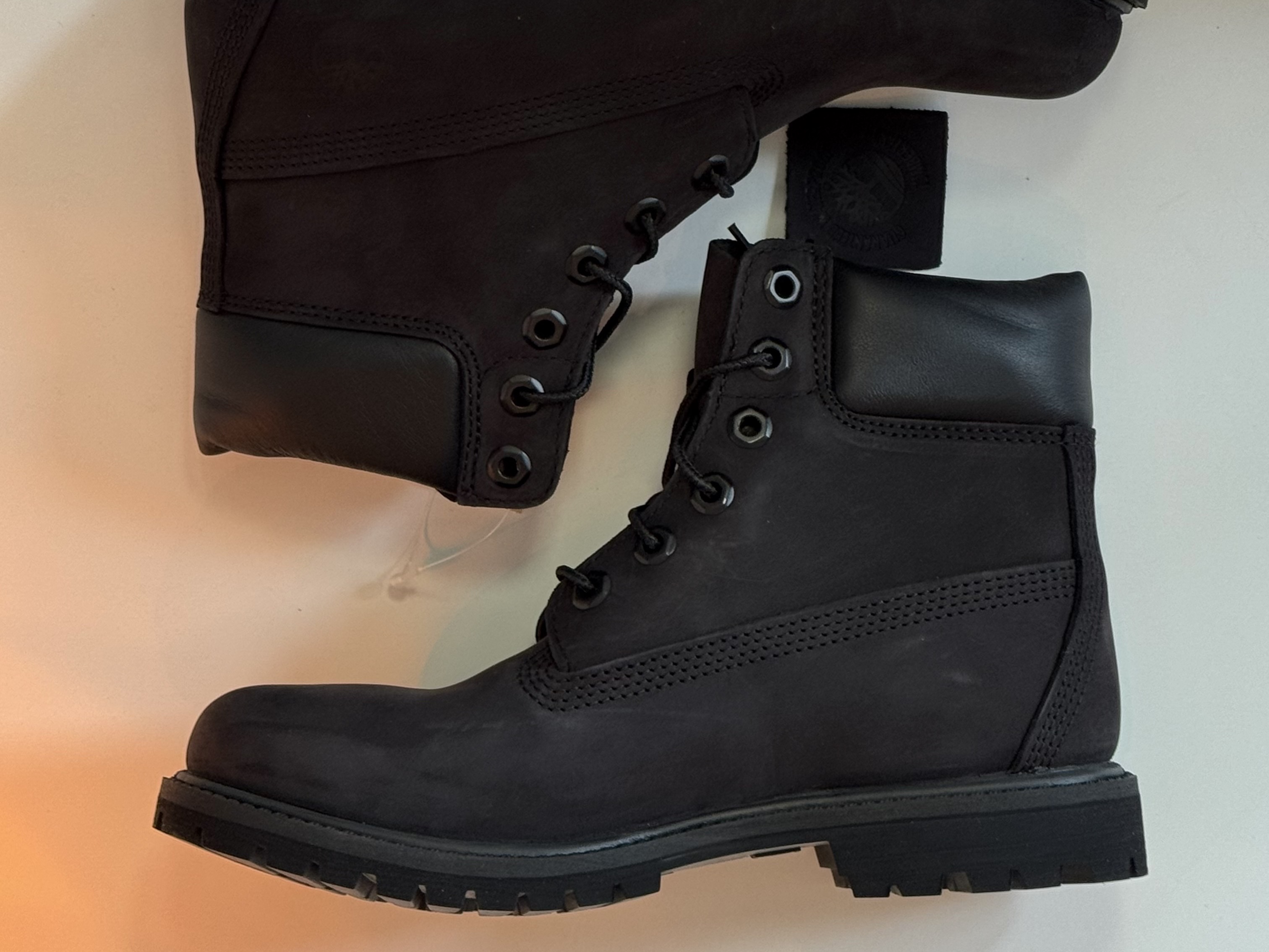 (W) Timberland Premium 6 inch Waterproof Boot Black - Wide, Timberland Premium 6 inch Waterproof Boot Black Nubuck - Wide 착용 스타일 - 2