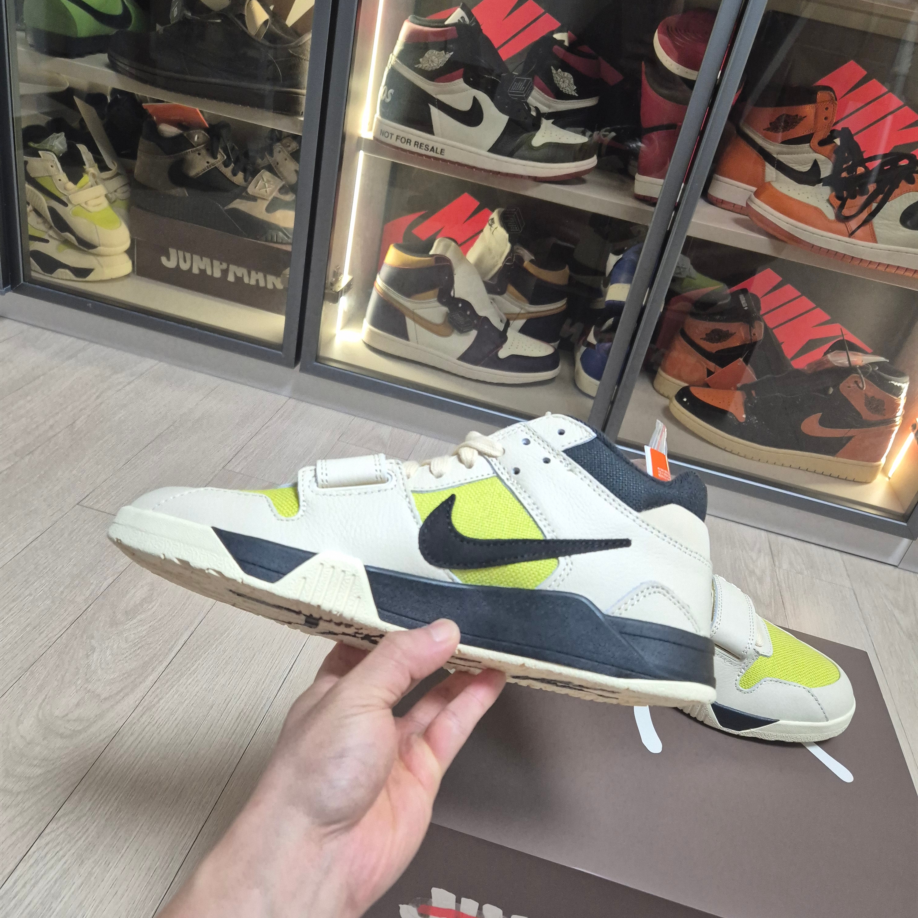 Jordan x Travis Scott Jumpman Jack TR Bright Cactus 착용 스타일 - 7