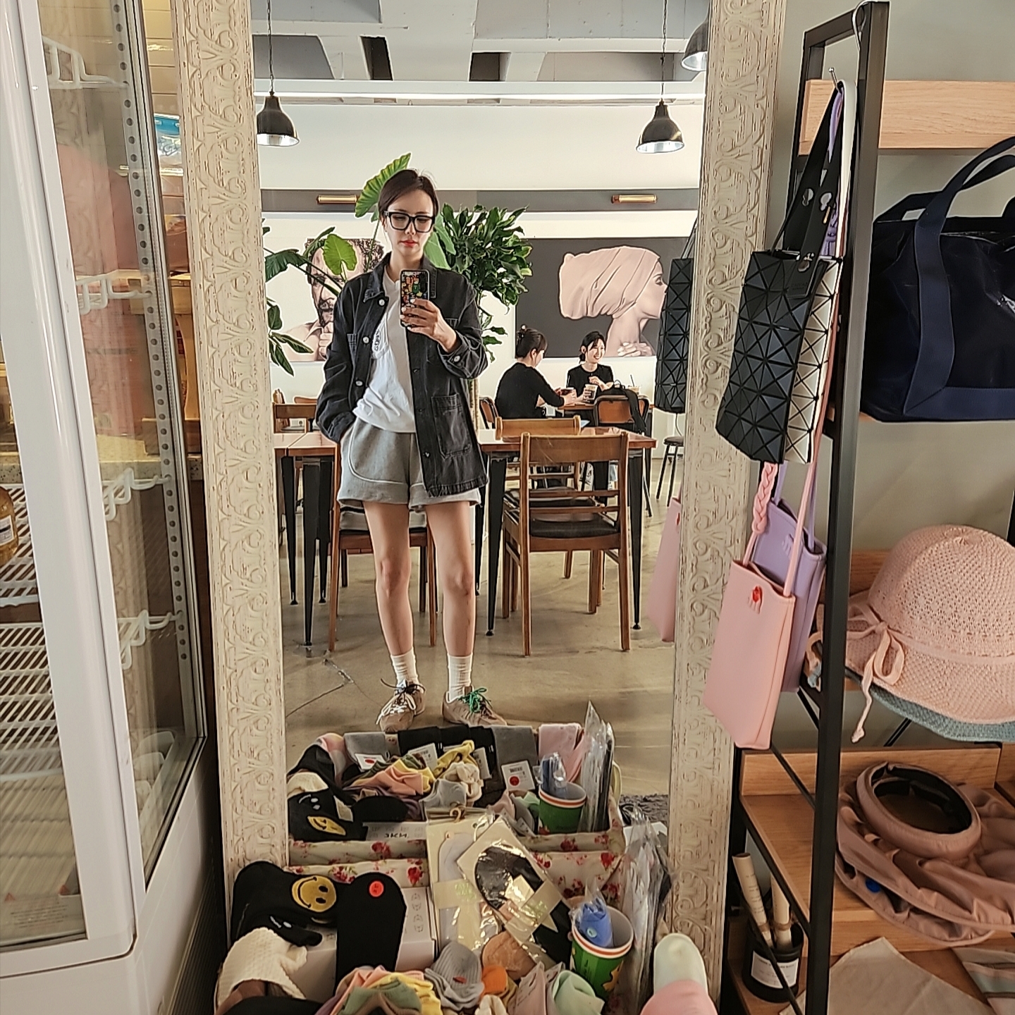 (W) Hermes Chypre Sandal Calfskin & Blanc, Supreme x Nike Denim Short Natural - 24SS 착용 스타일 - 3