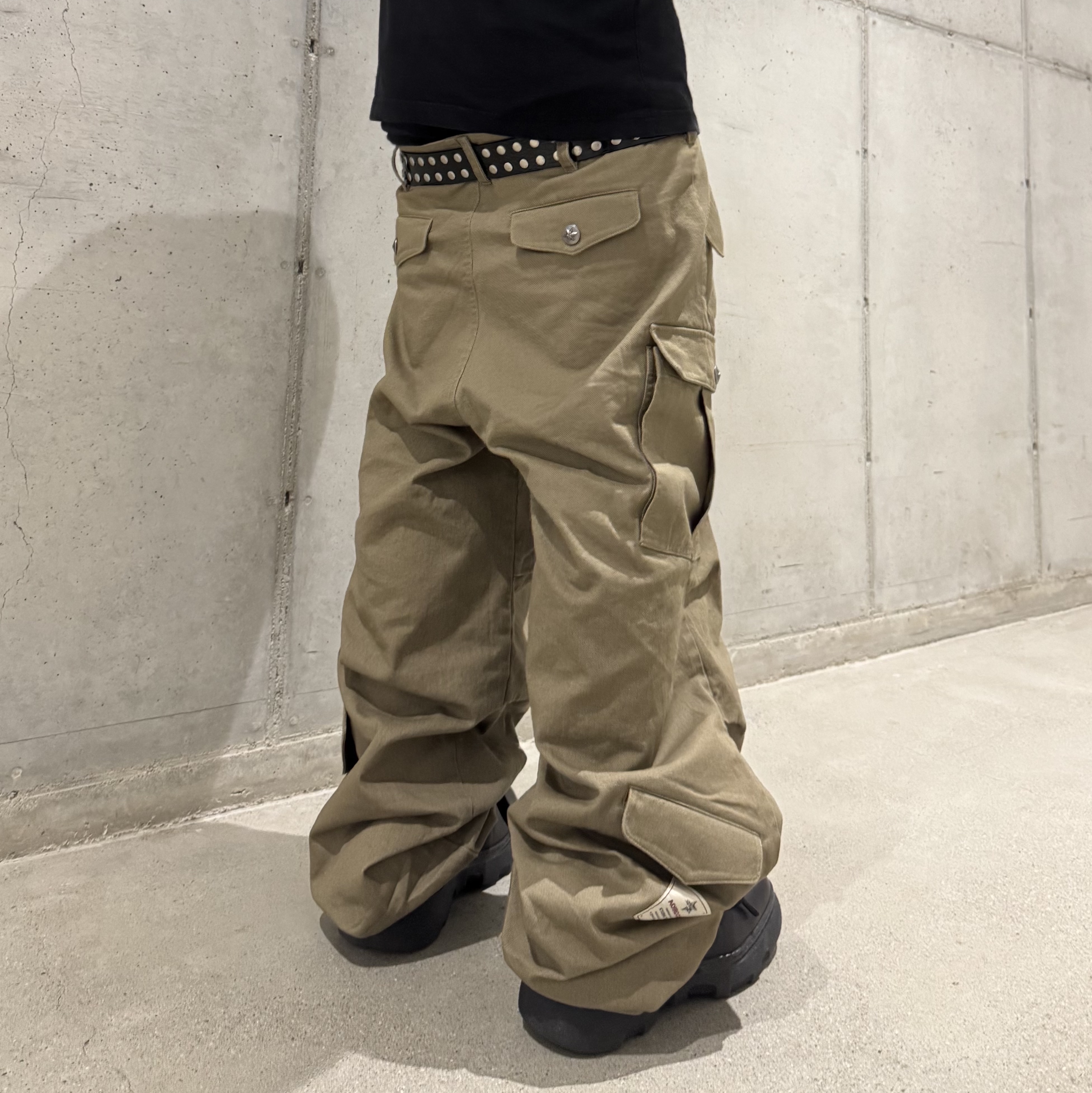 Aoiro Hikari Snap M65 Pants Mocha Brown, Supreme S Logo New Era Brown - 22FW 착용 스타일 - 1