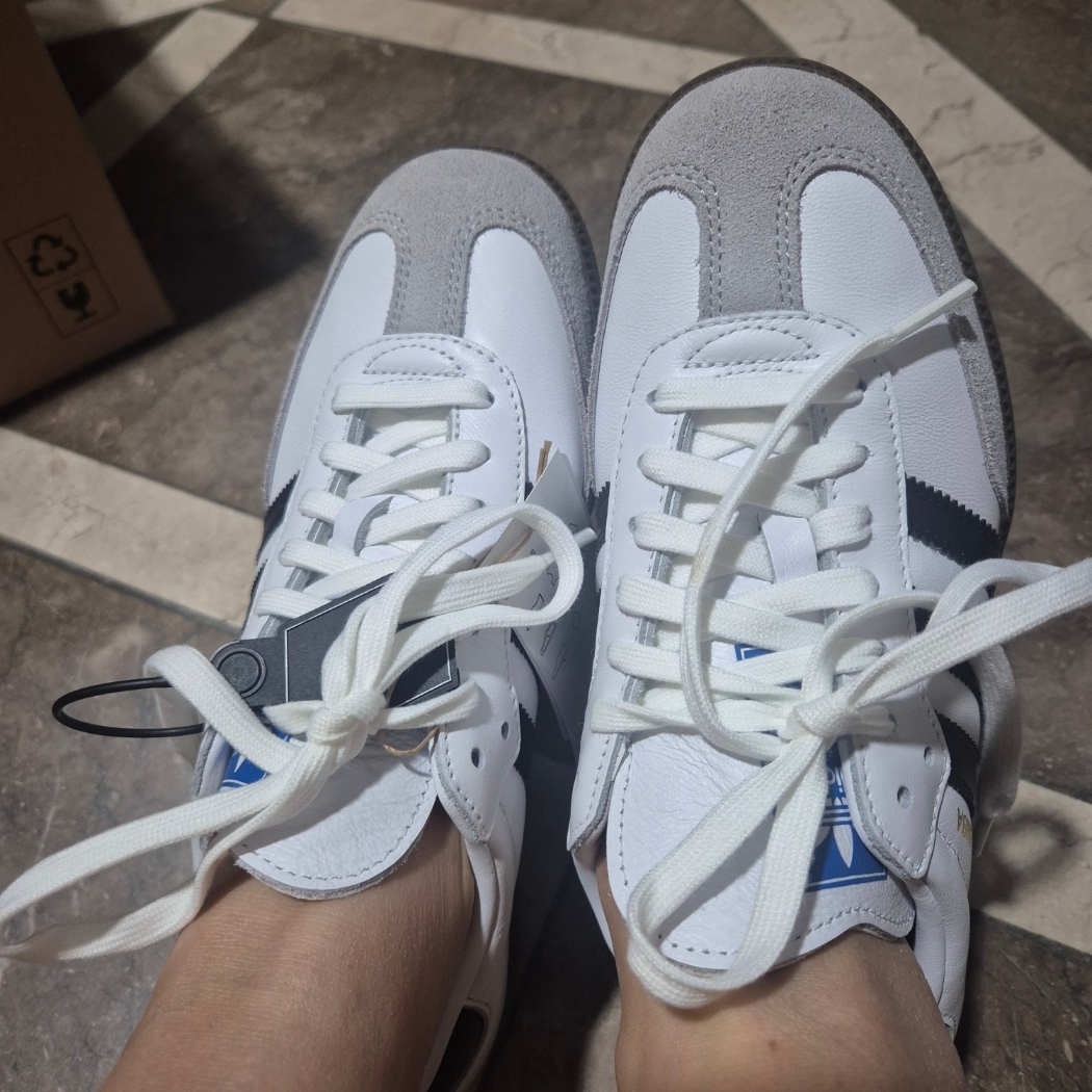 Adidas Samba OG Cloud White 착용 스타일 - 1