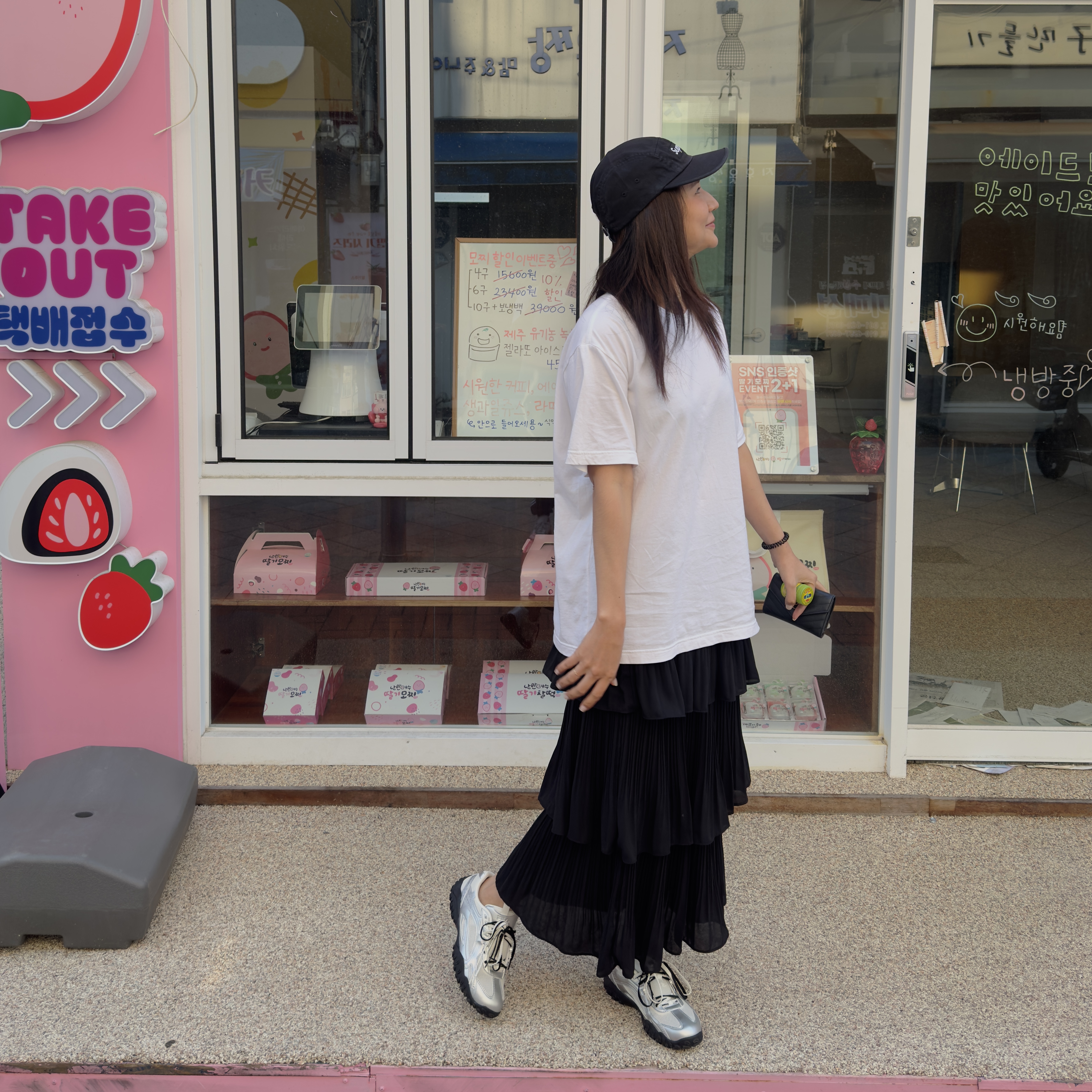 Supreme Washed Chino Twill Camp Cap Black 착용 스타일