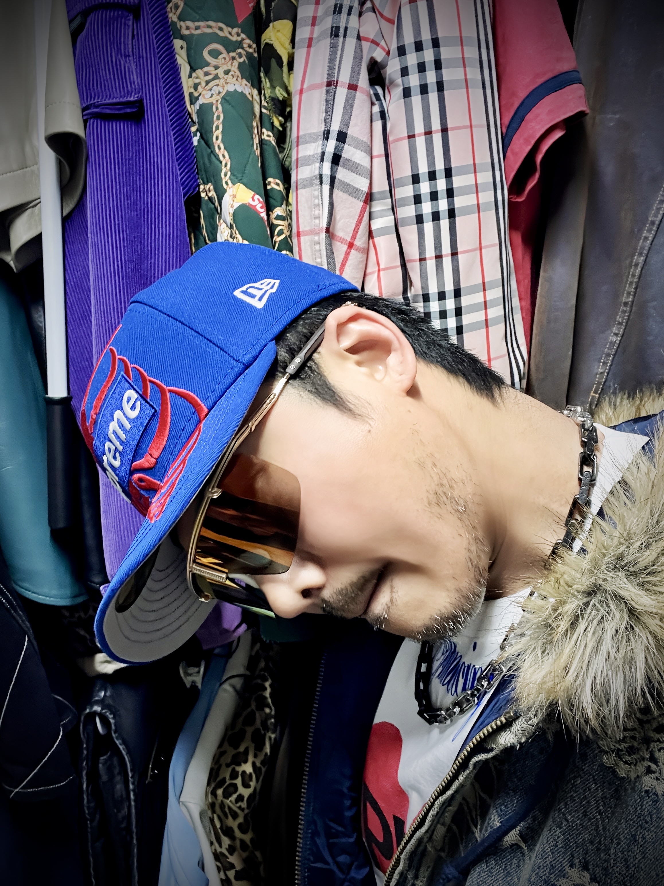Supreme Leather S/S Work Shirt Tan - 23FW, Supreme Leather S/S Work Shirt Black - 23FW 착용 스타일 - 6