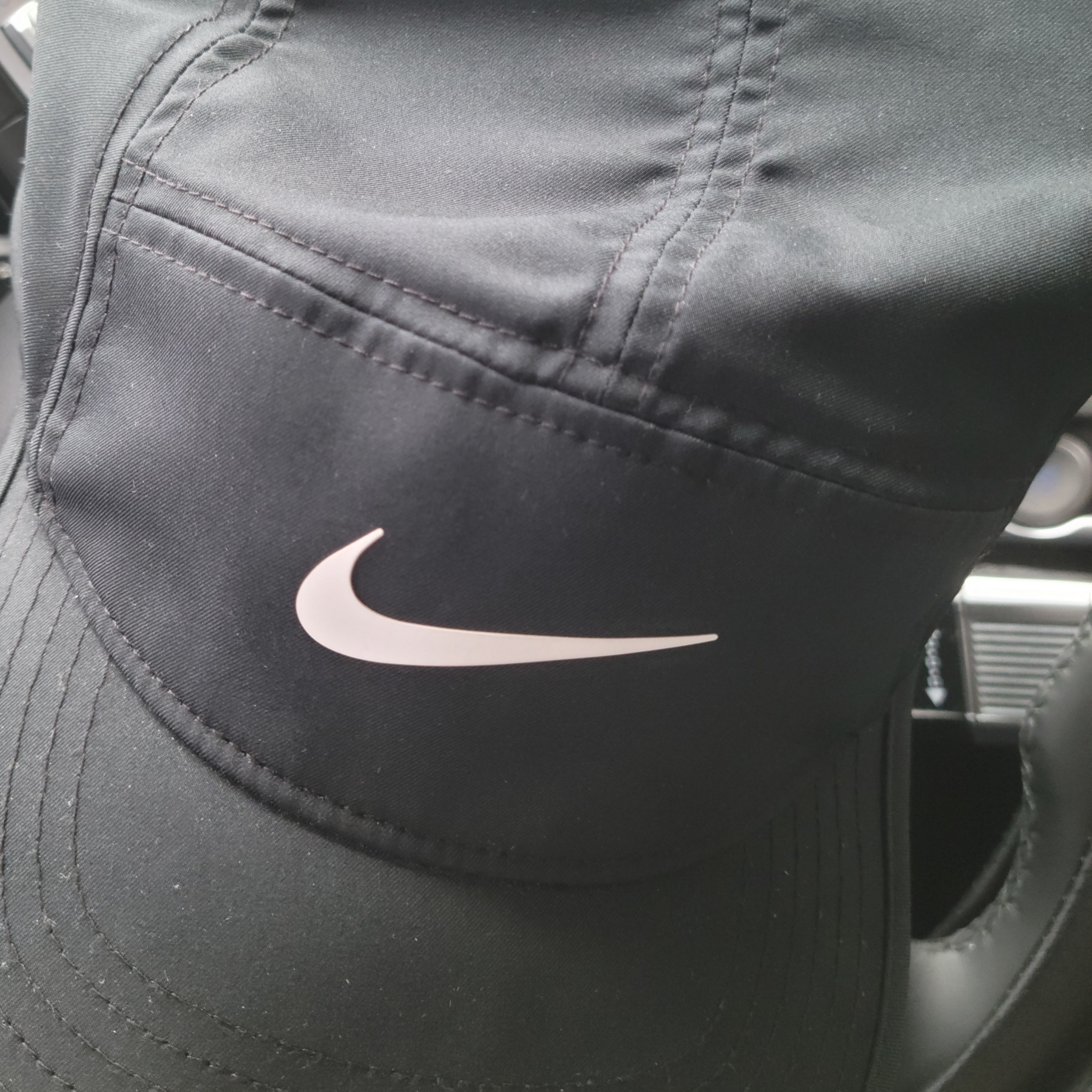 Nike Dri-Fit Fly Unstructured Swoosh Cap Black 착용 스타일