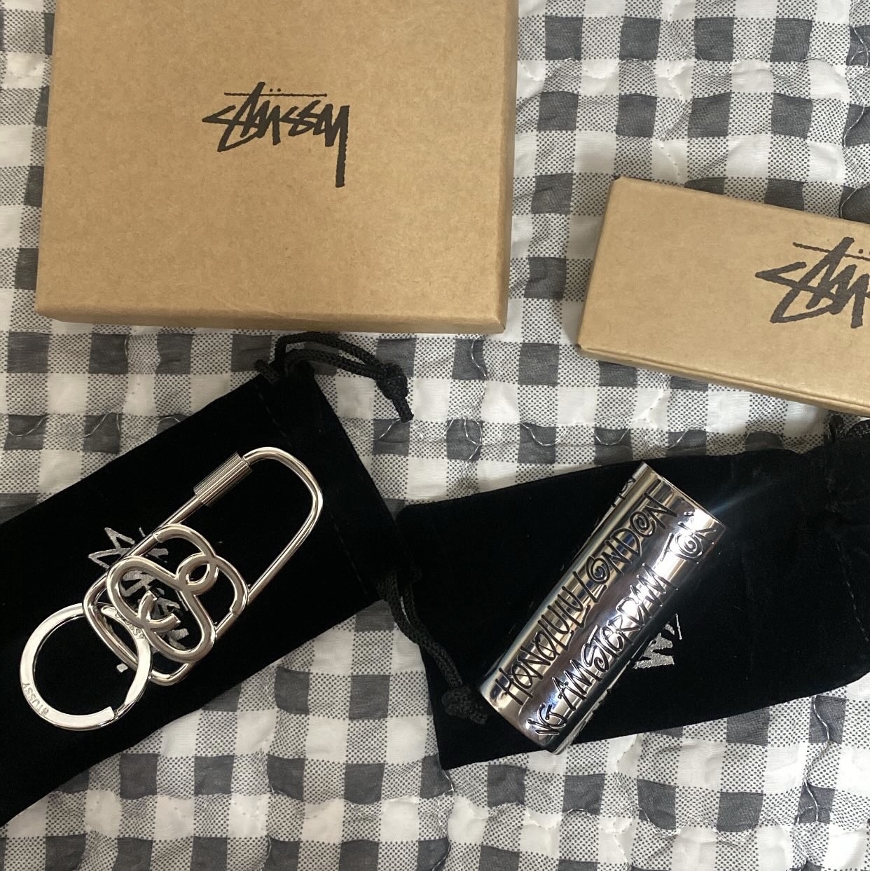 스투시 SS 링크 트위스트 카라비너 브러쉬드 니켈 | Stussy | KREAM
