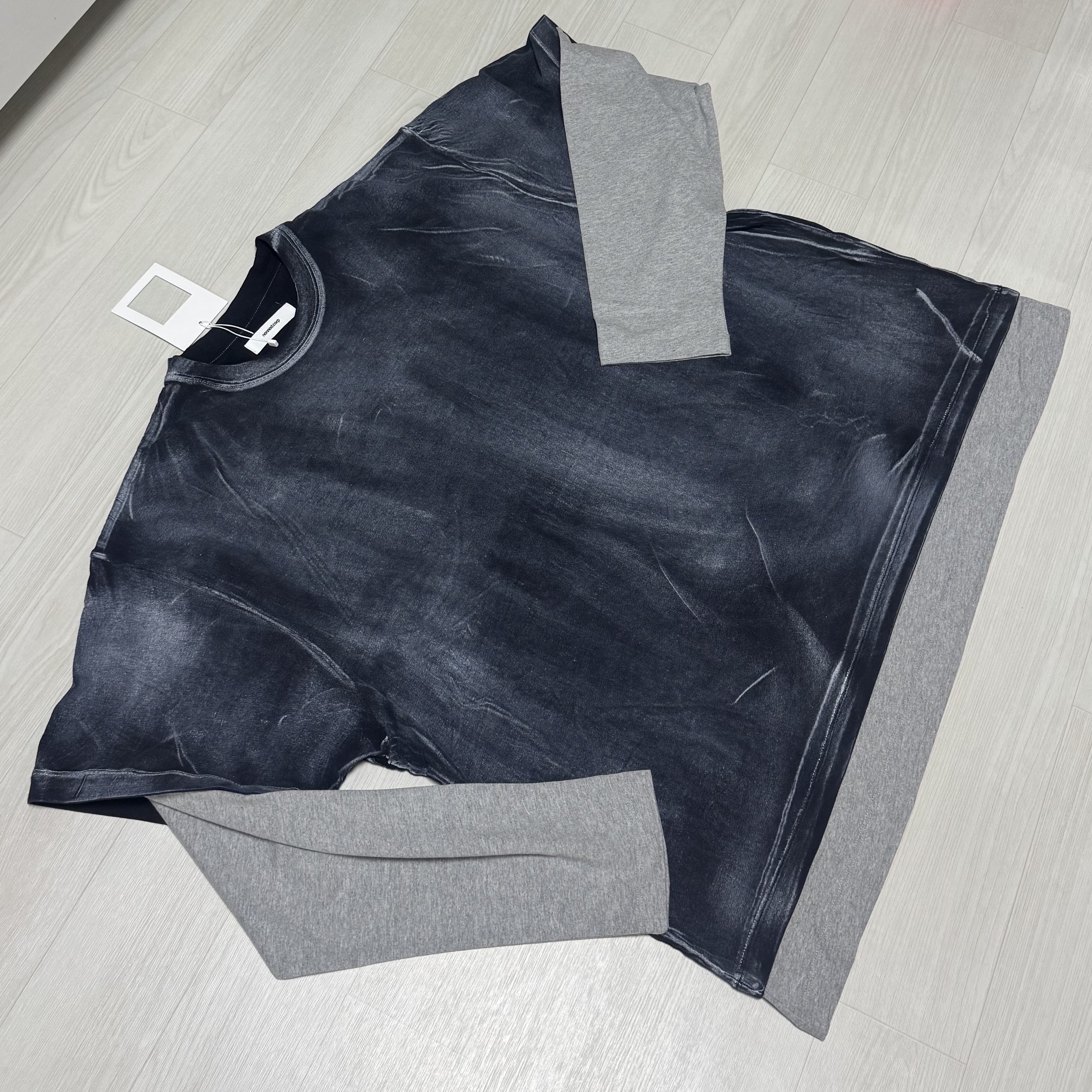 Nonnod Milky washed layered T-Shirt 착용 스타일