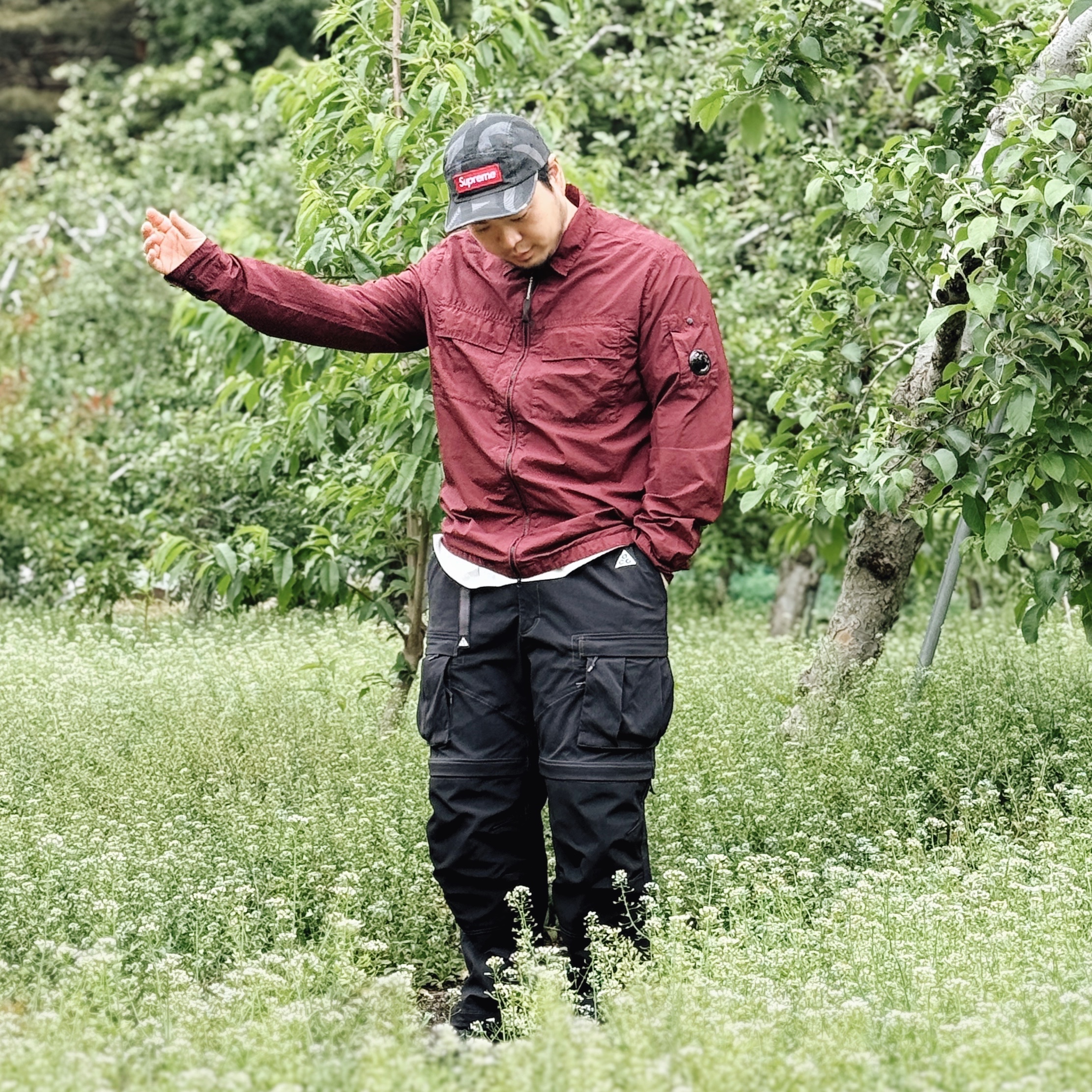 C.P. Company Chrome-R Lens Overshirt Night Shade Purple - 24FW, Nike ACG Smith Summit Cargo Pants Black Anthracite - Asia 착용 스타일 - 2