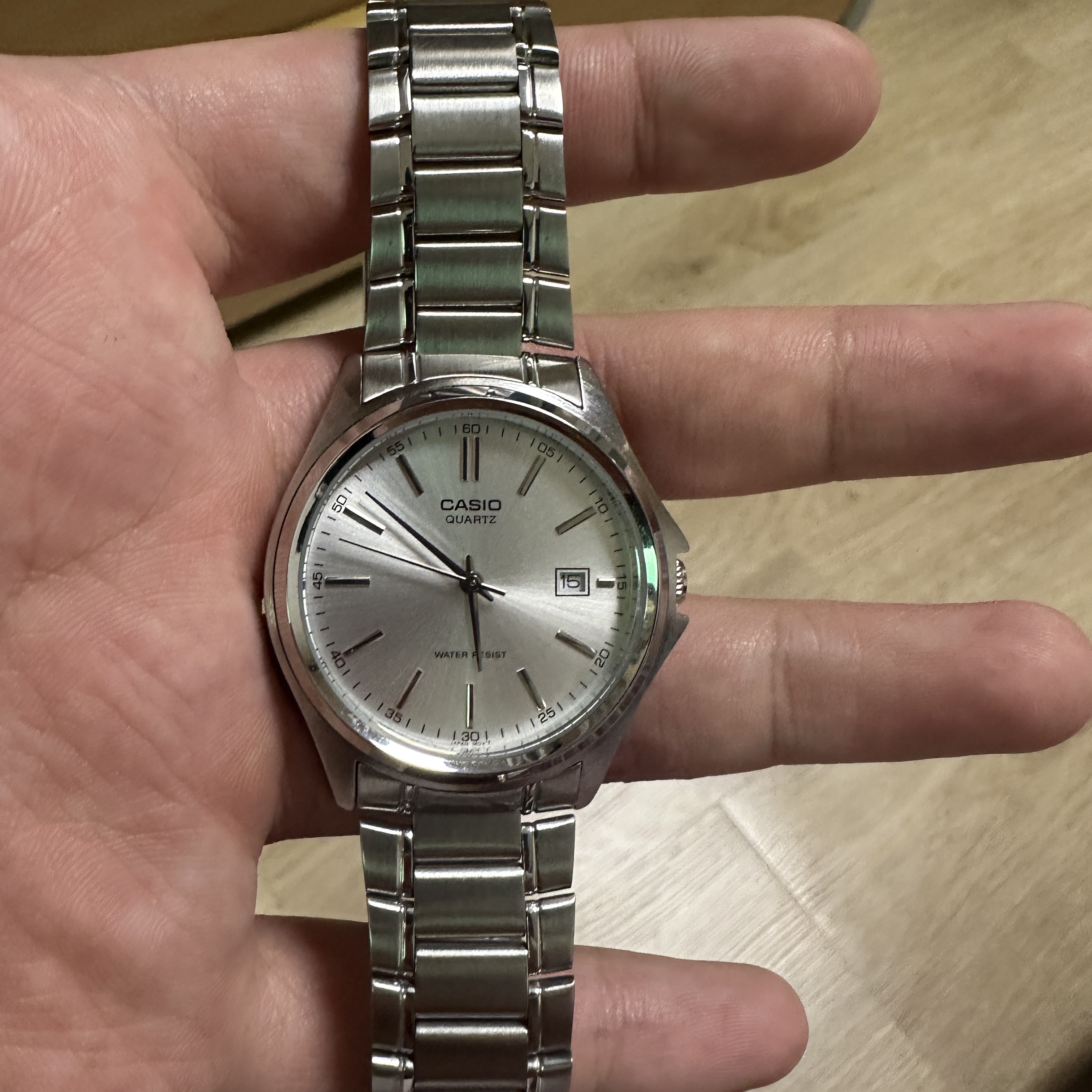 Casio MTP-1183A-7A 착용 스타일