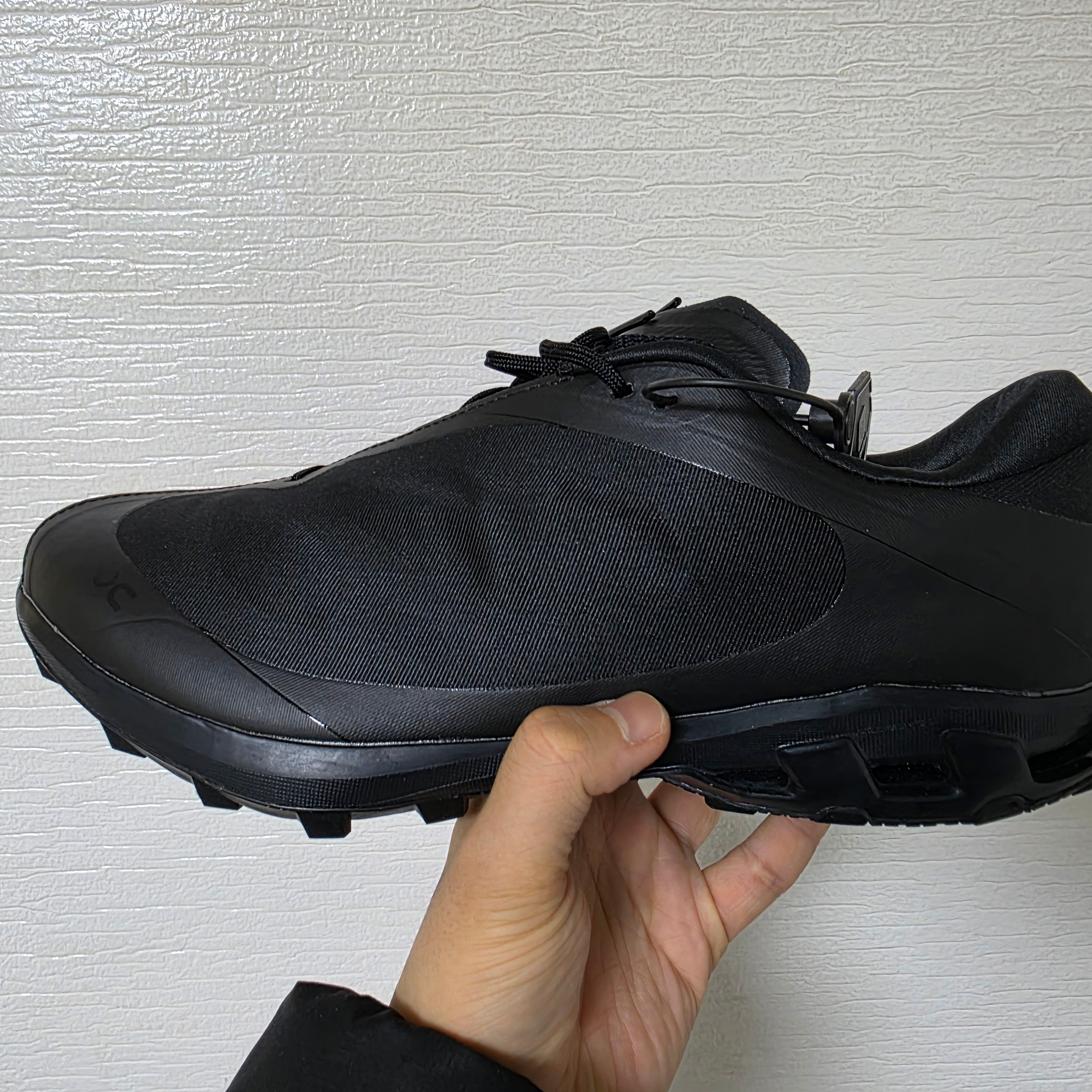 On Running x Post Archive Faction (Paf) Cloudventure Peak All Black 착용 스타일