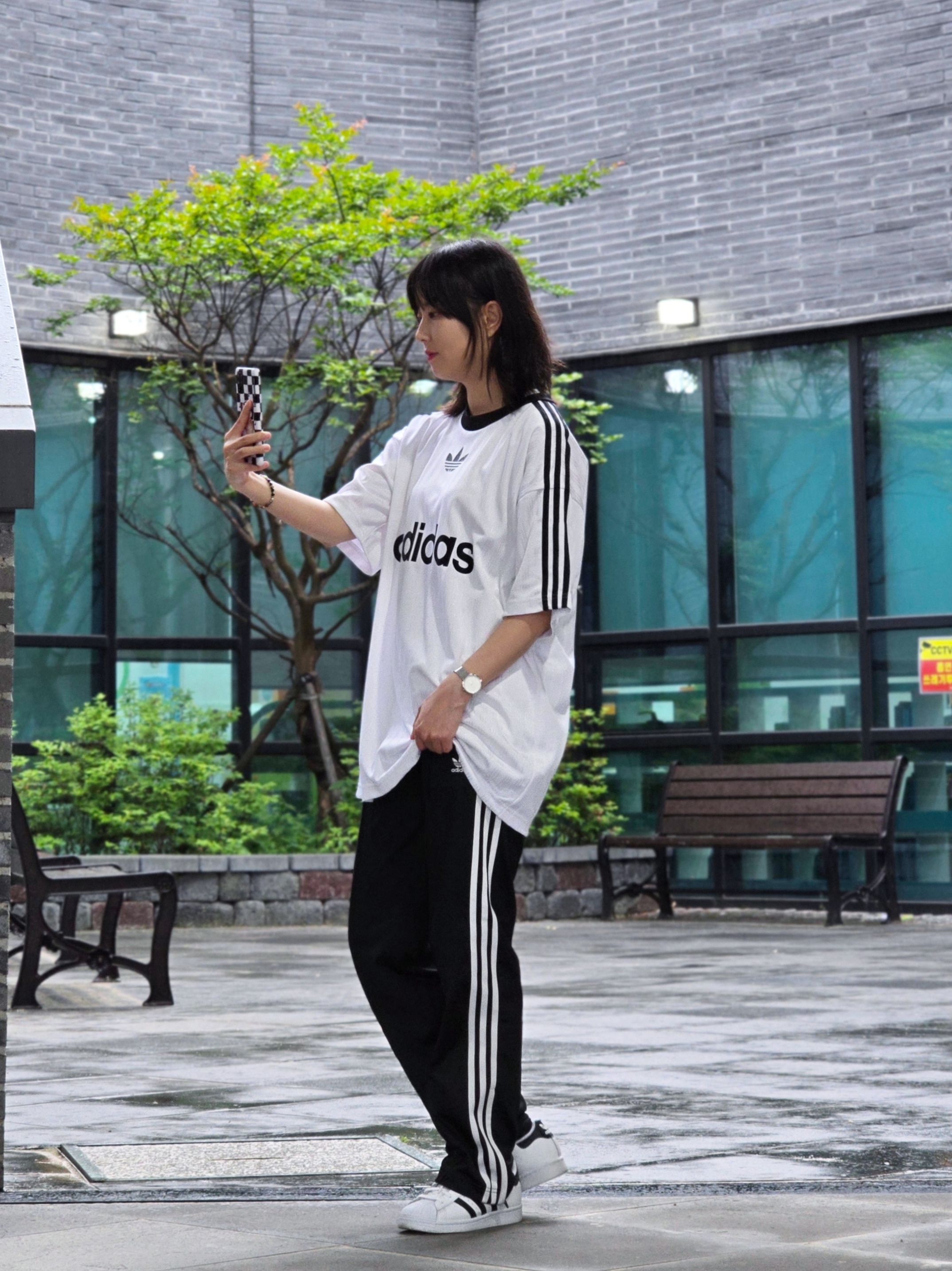 Adidas Adicolor T-Shirt White Black - KR Sizing, (W) Adidas Adicolor Classic Firebird Track Pants Black - KR Sizing 착용 스타일