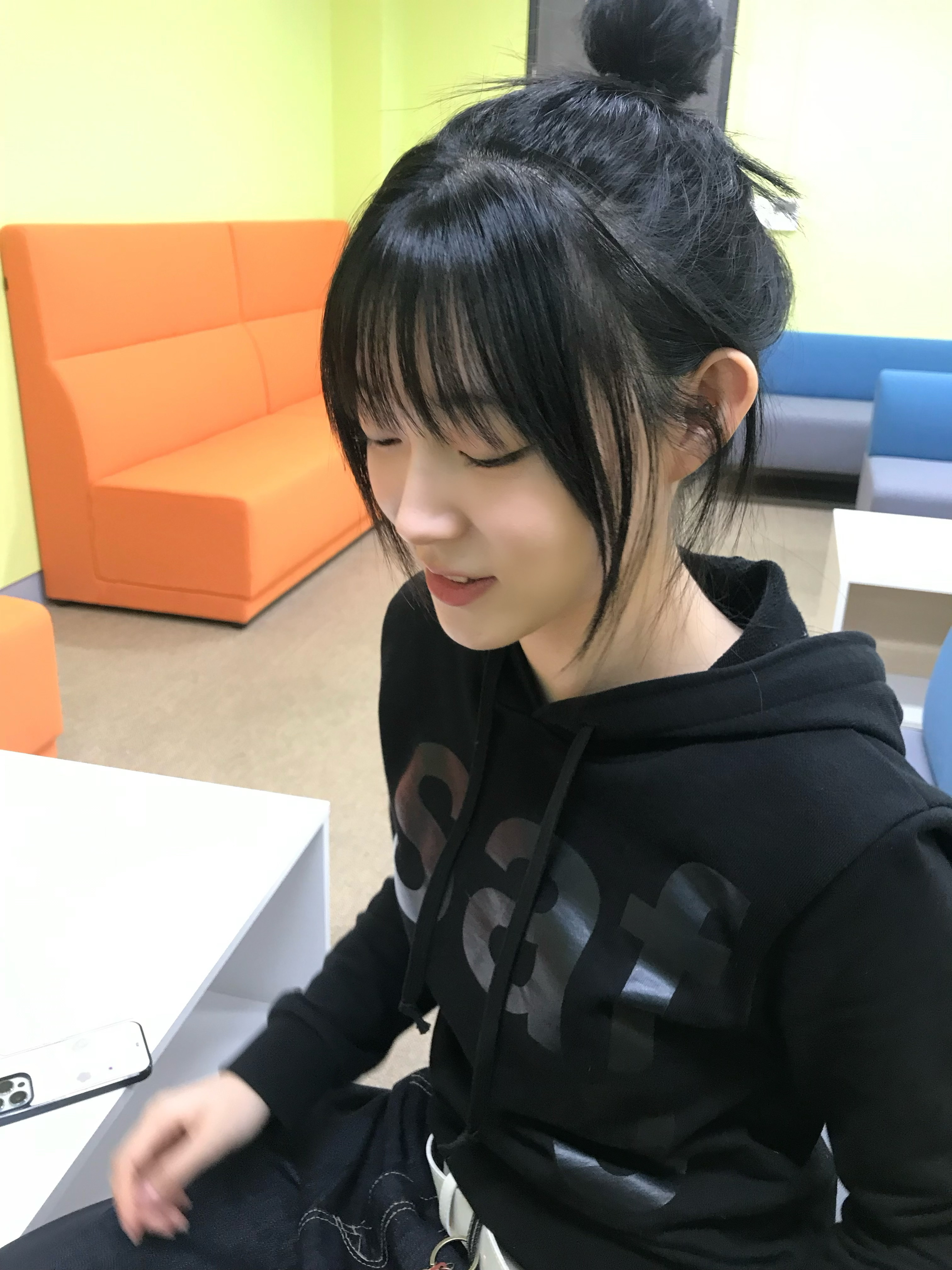 [KREAM 단독] Safarispot Women 1/2 Basic Safari Hoodie Black 착용 스타일 - 2