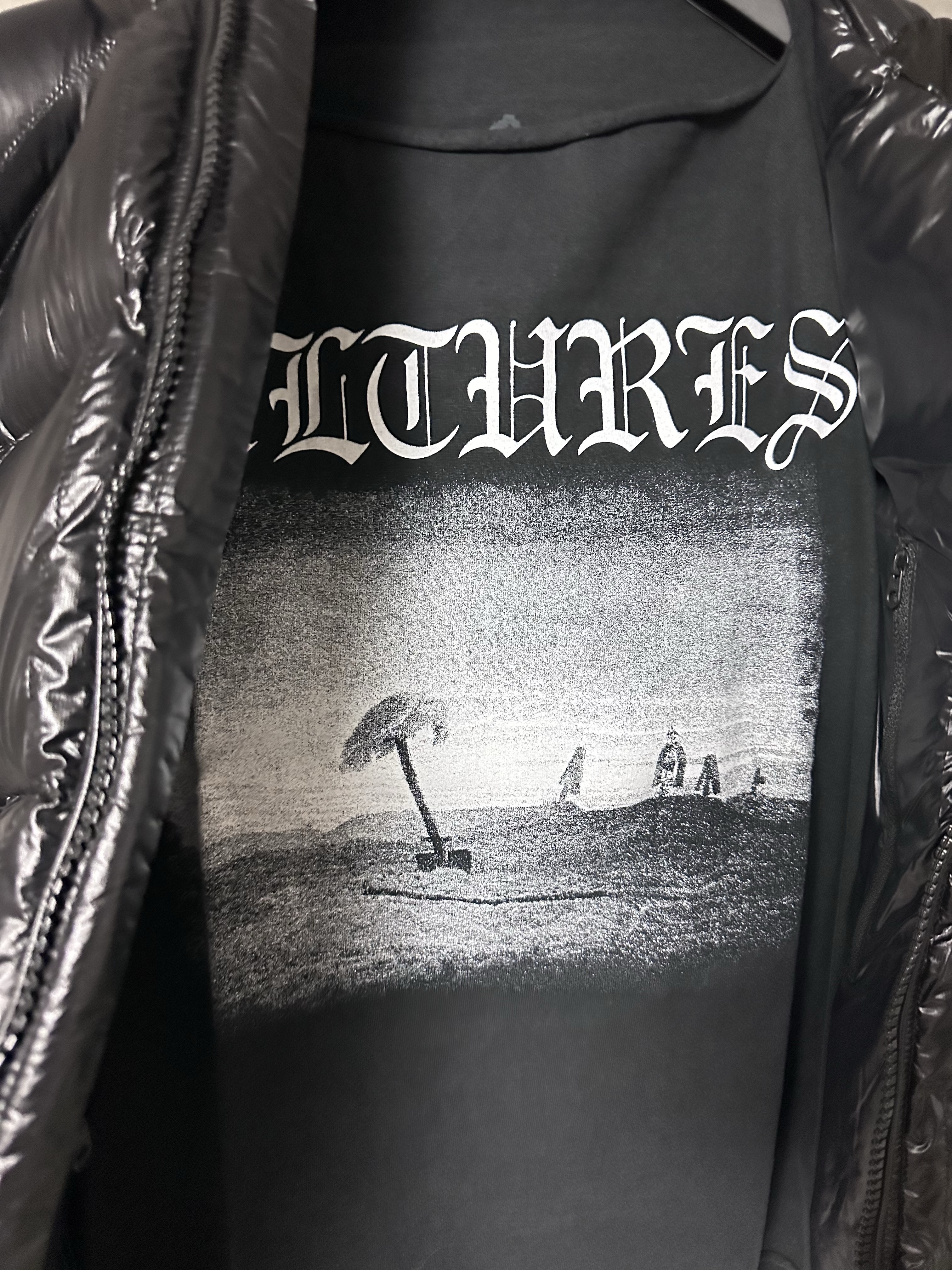 Yeezy Vultures Long T-Shirt Black 착용 스타일