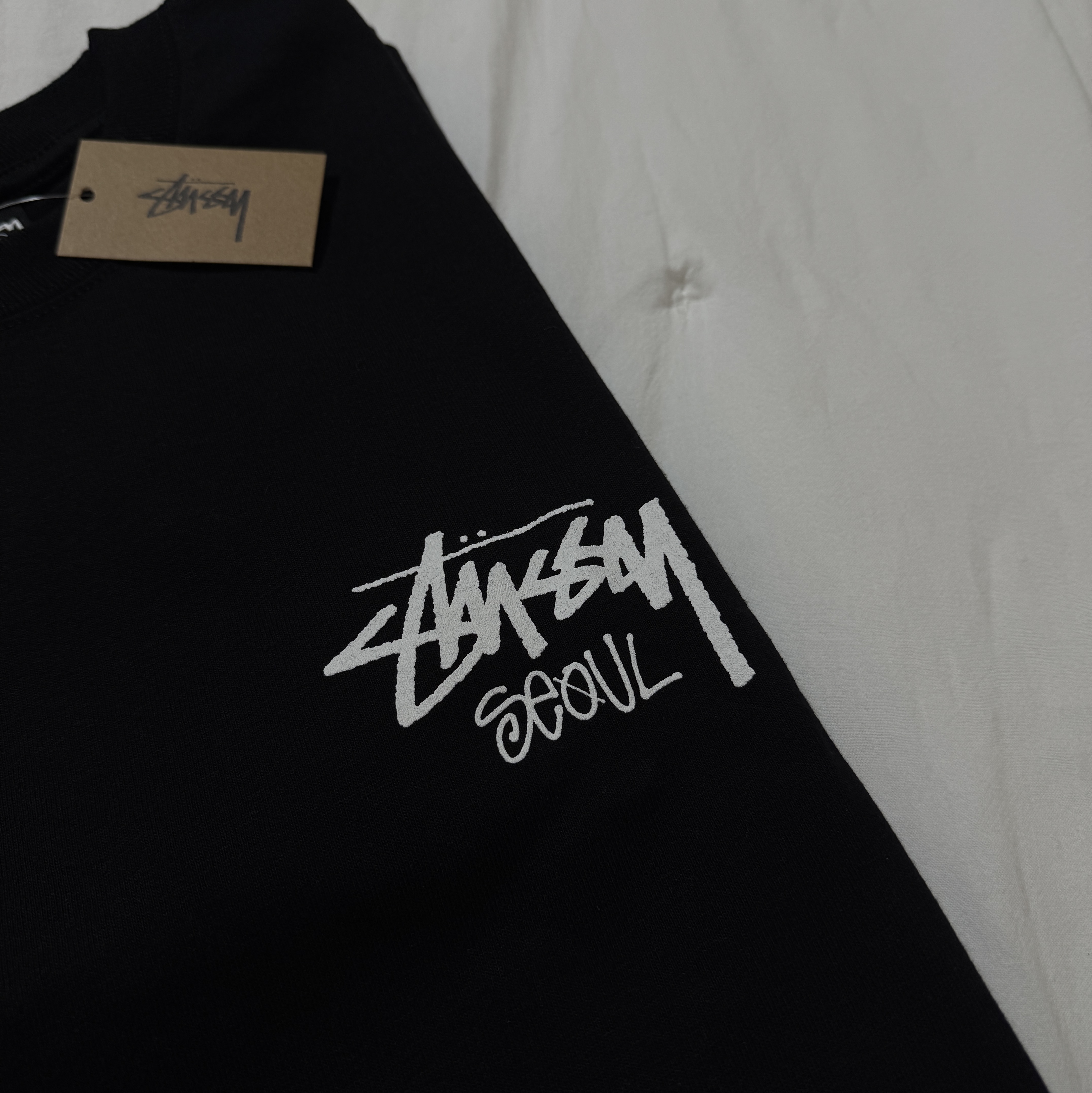 Stussy Stock Seoul T-Shirt Black 착용 스타일 - 4