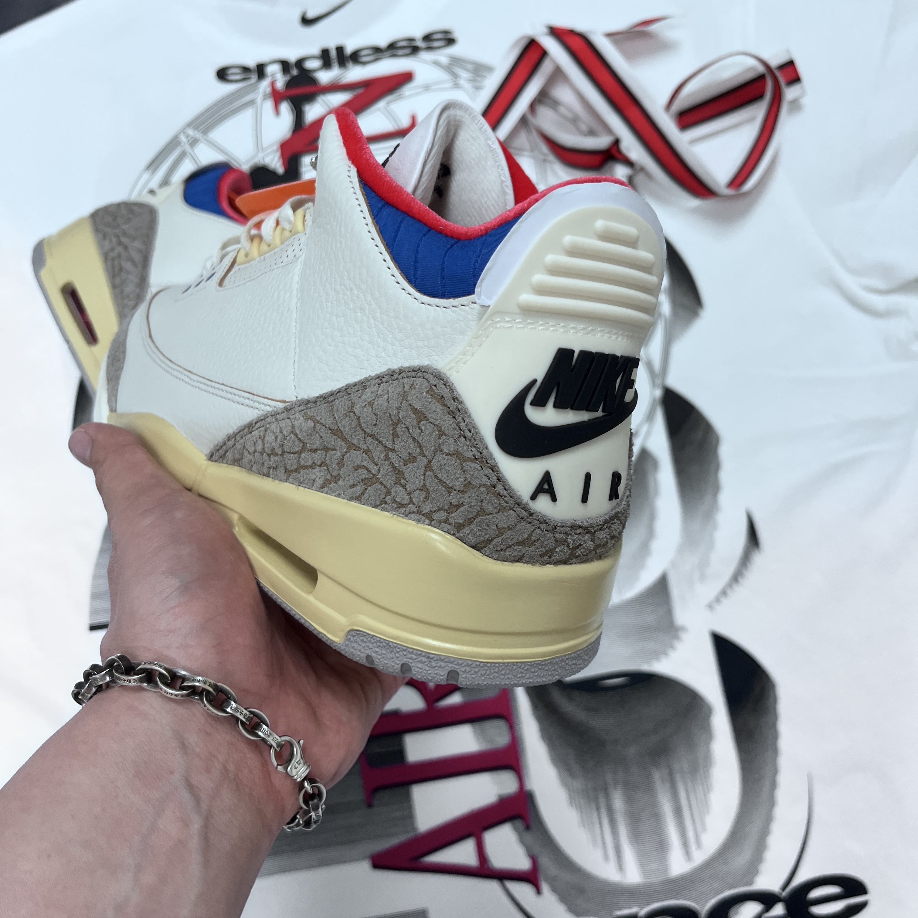 Jordan 3 Retro Seoul 2.0, Jordan Seoul T-Shirt White Varsity Red (IB9106-100) 착용 스타일 - 3