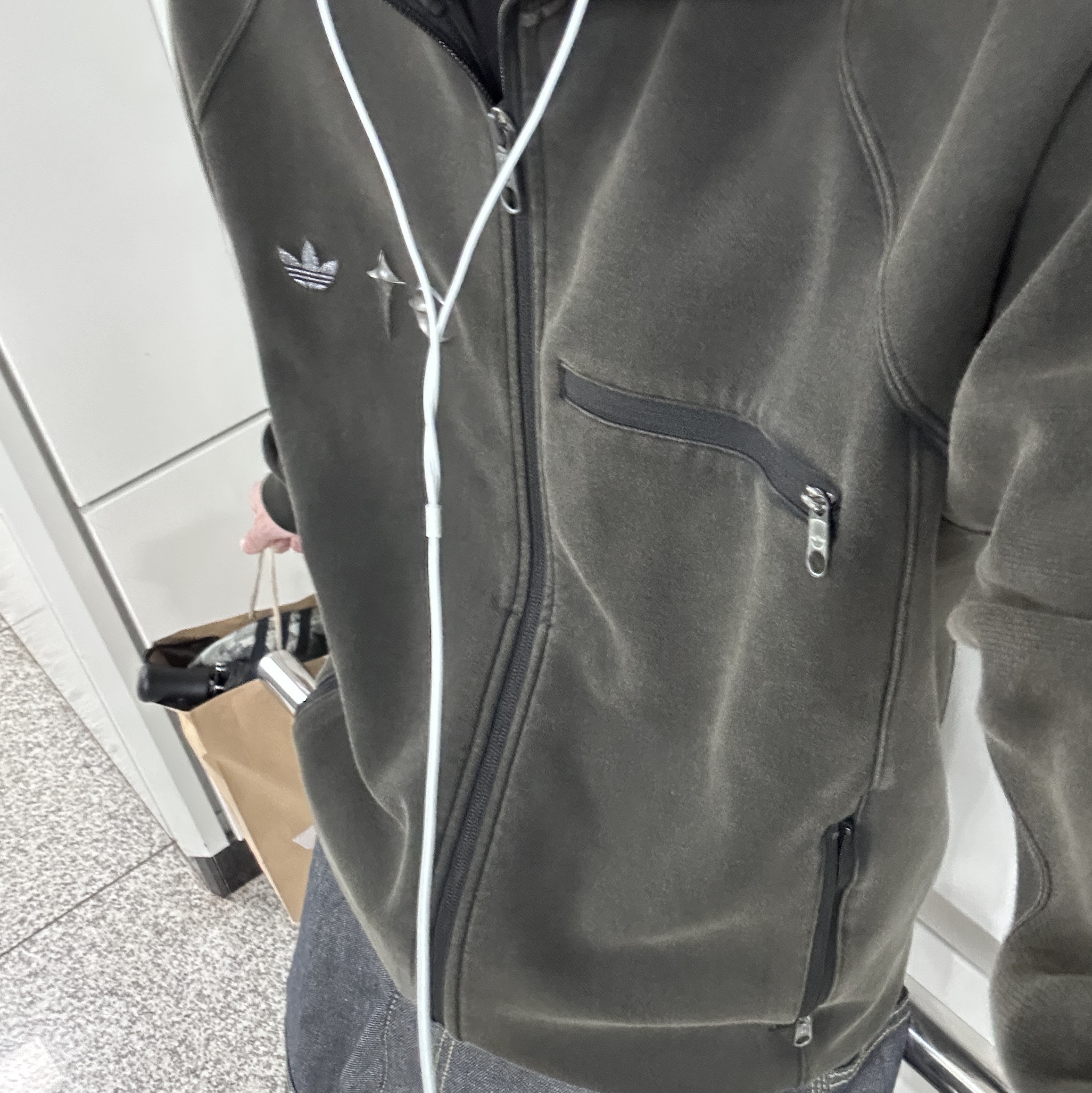 Adidas x Thug Club Track Top Black - KR Sizing, Balenciaga Defender Sneakers Black 착용 스타일 - 3