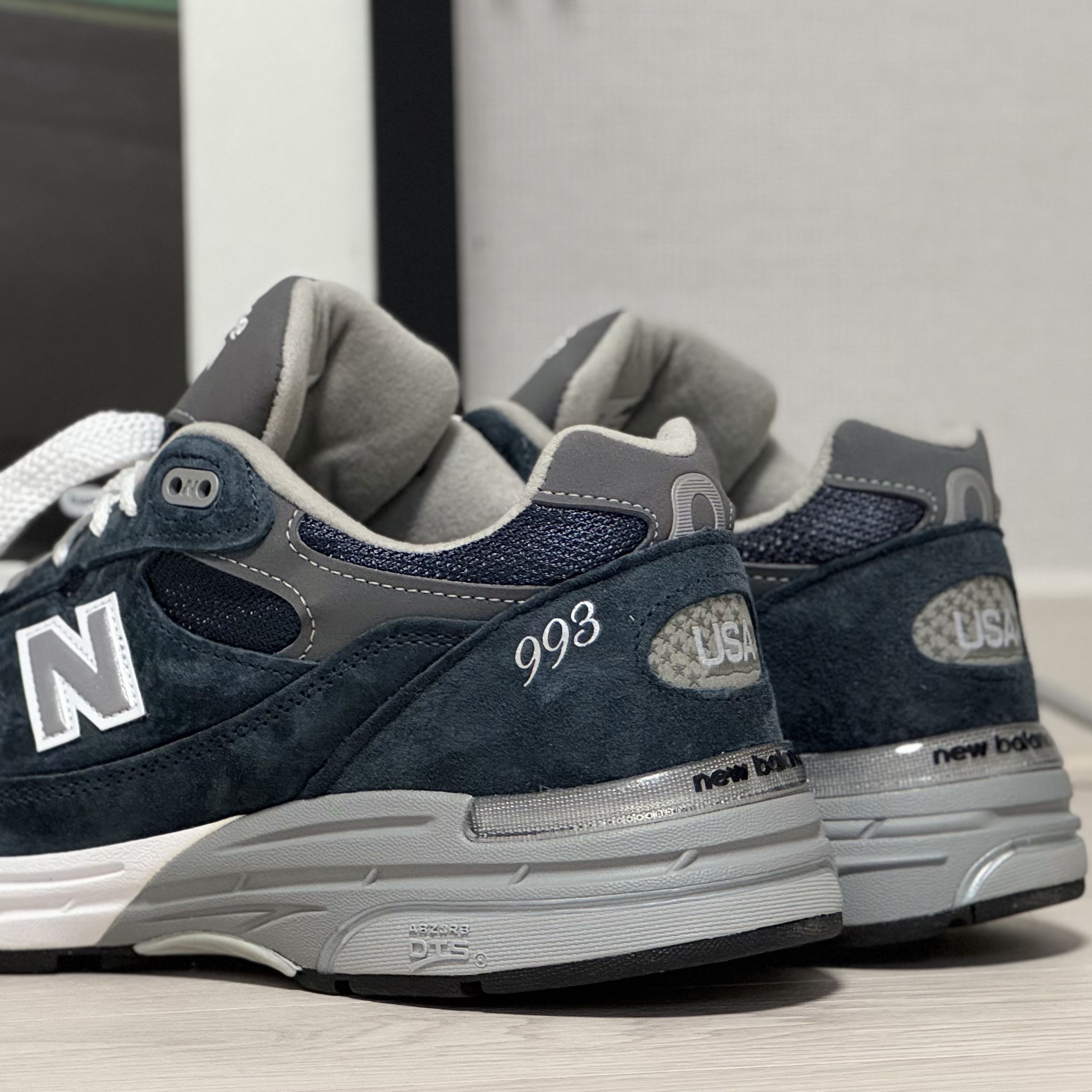New Balance 993 Made in USA Navy - D Standard 착용 스타일