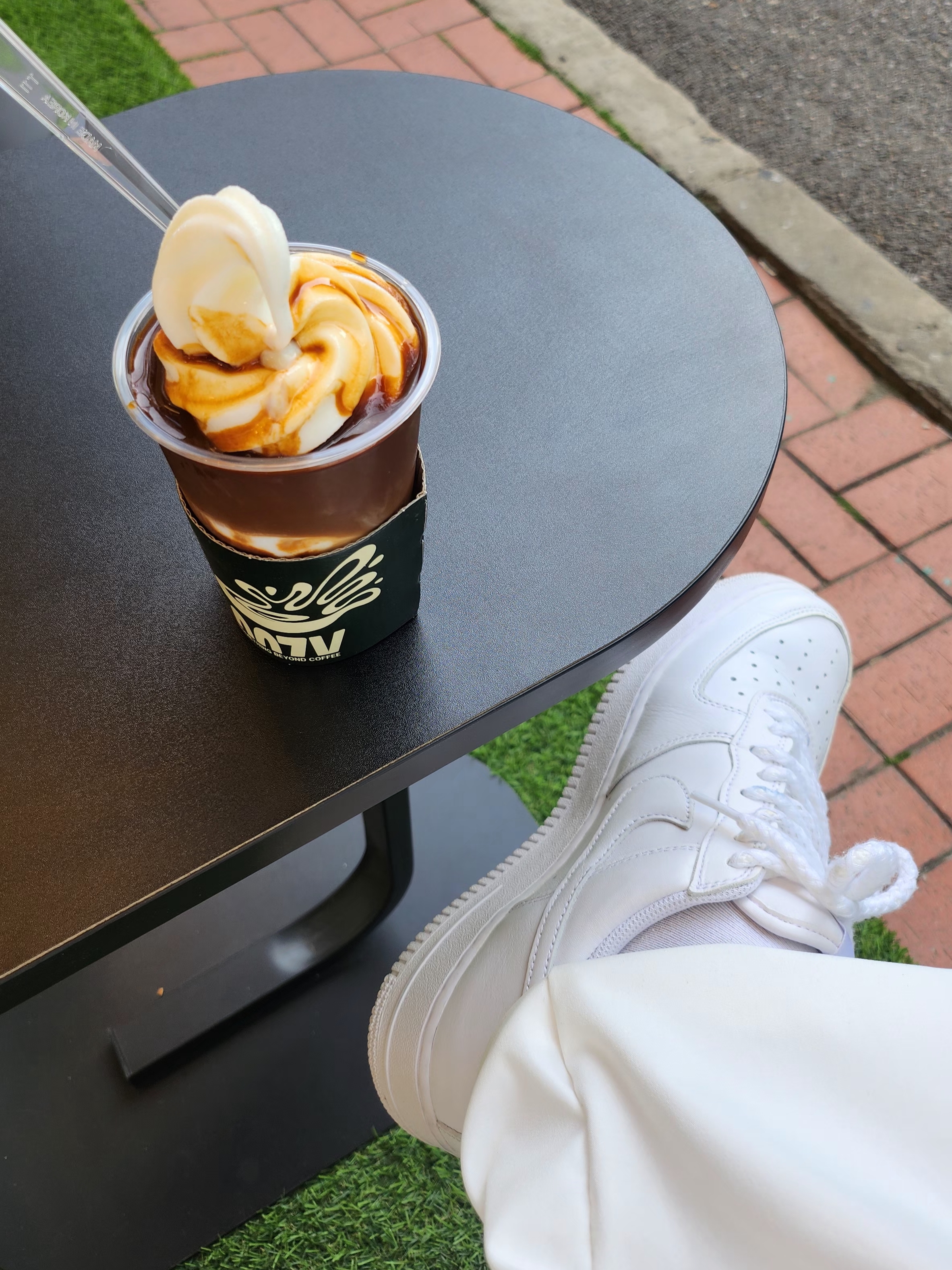 Nike Air Force 1 Low Retro Color of the Month White 착용 스타일 - 4