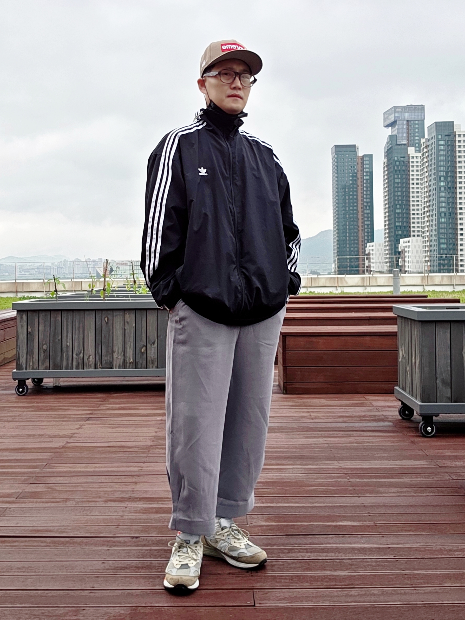(W) Adidas Adilenium Oversized Track Top Black - US Sizing, New Balance x WTAPS 992 Made in USA Olive 착용 스타일