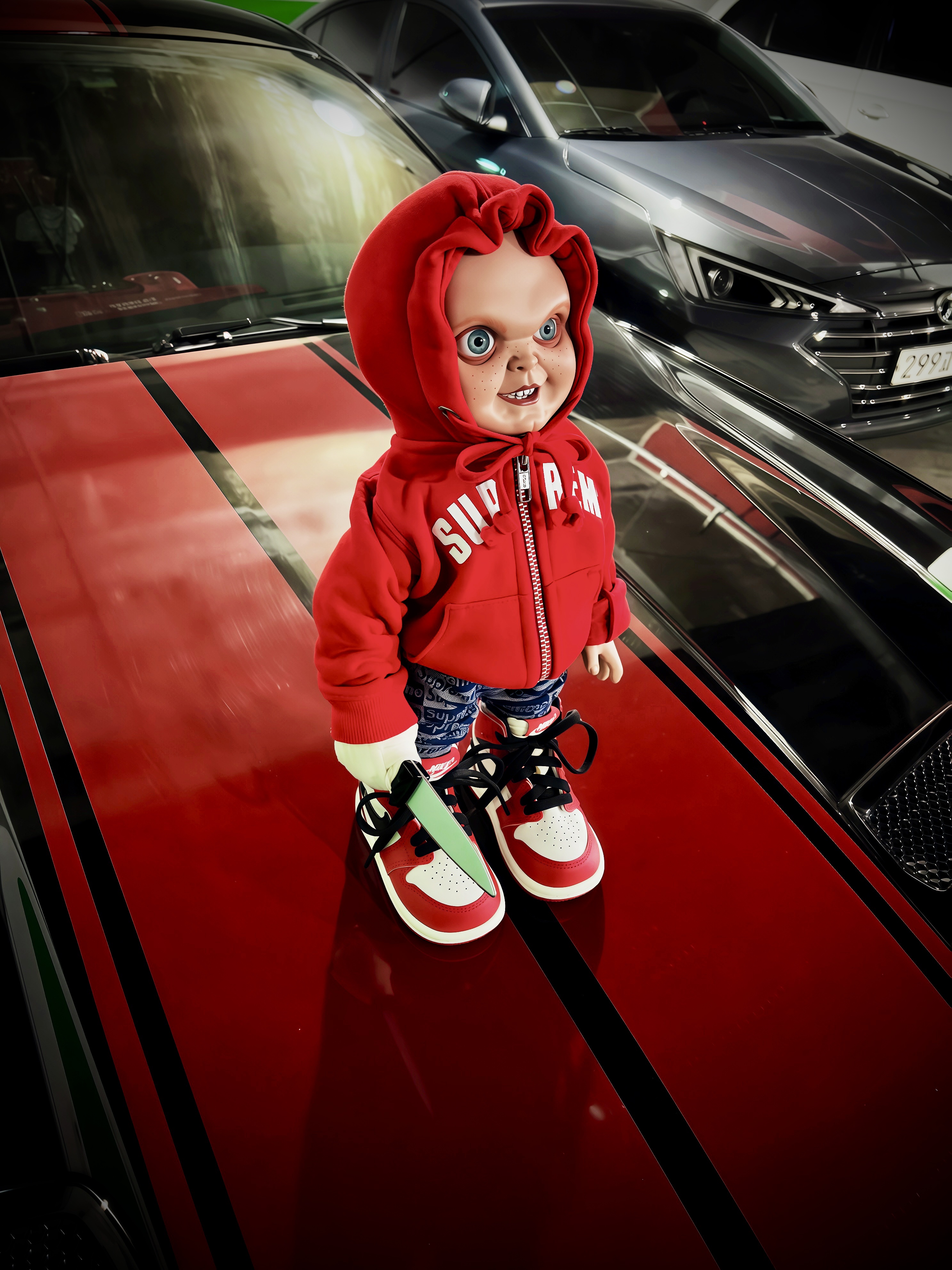 Supreme Chucky Doll - 20FW, Supreme x Steiff ET Multicolor - 25SS 착용 스타일 - 2