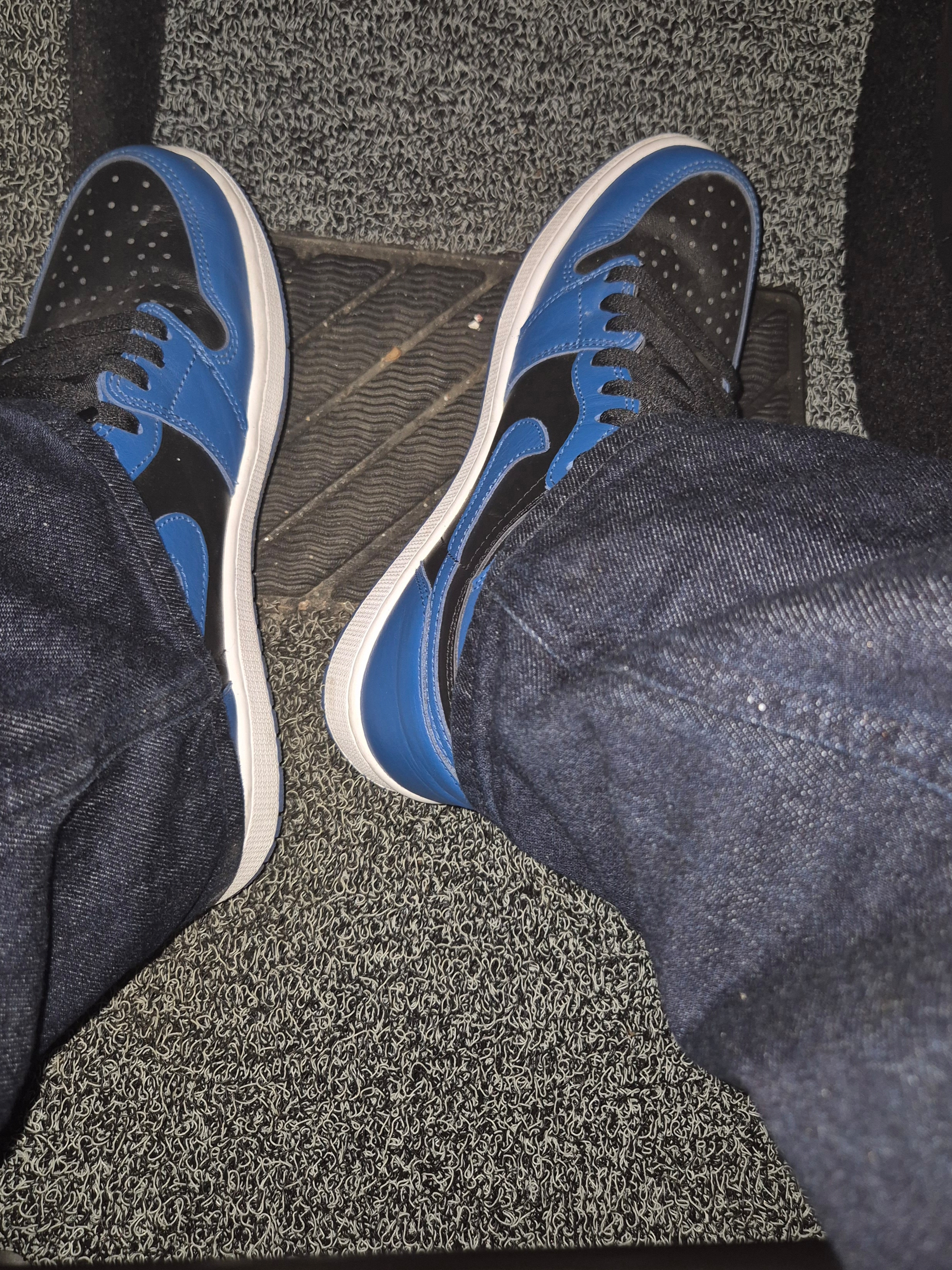 Jordan 1 Retro High OG Dark Marina Blue 착용 스타일