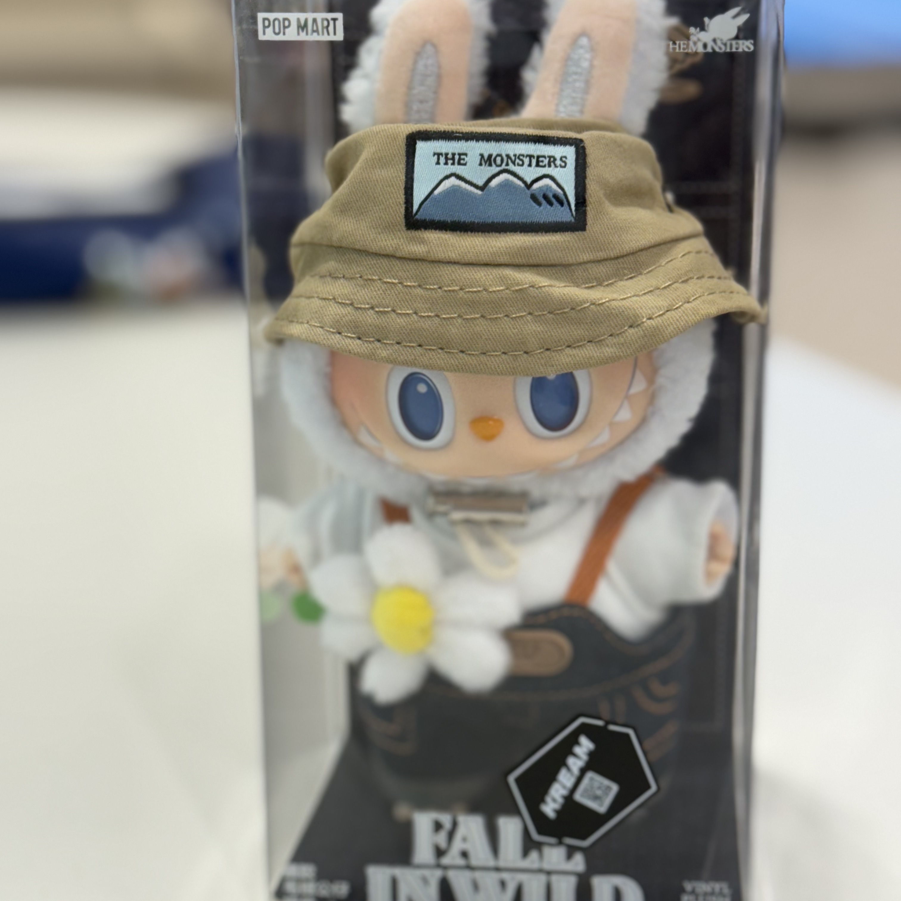 Pop Mart Fall In Wild Labubu Series Toy Keyring 착용 스타일 - 2