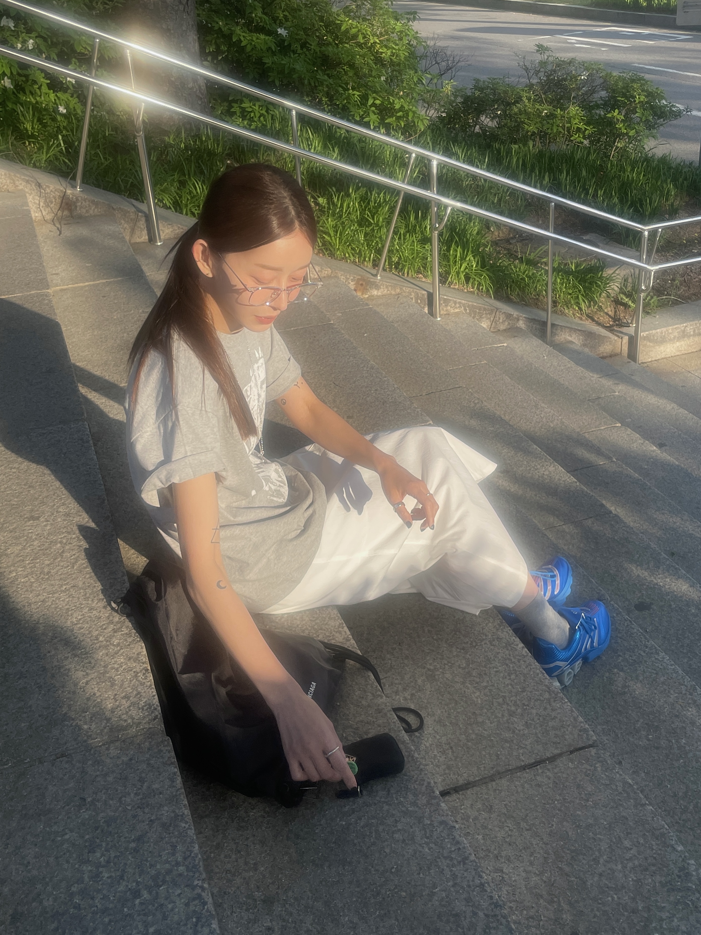 Adidas Predator Megaride Shock Blue Silver Metallic, [KREAM 단독] Thevinylhouse Newspaper T-Shirt Black 착용 스타일 - 10