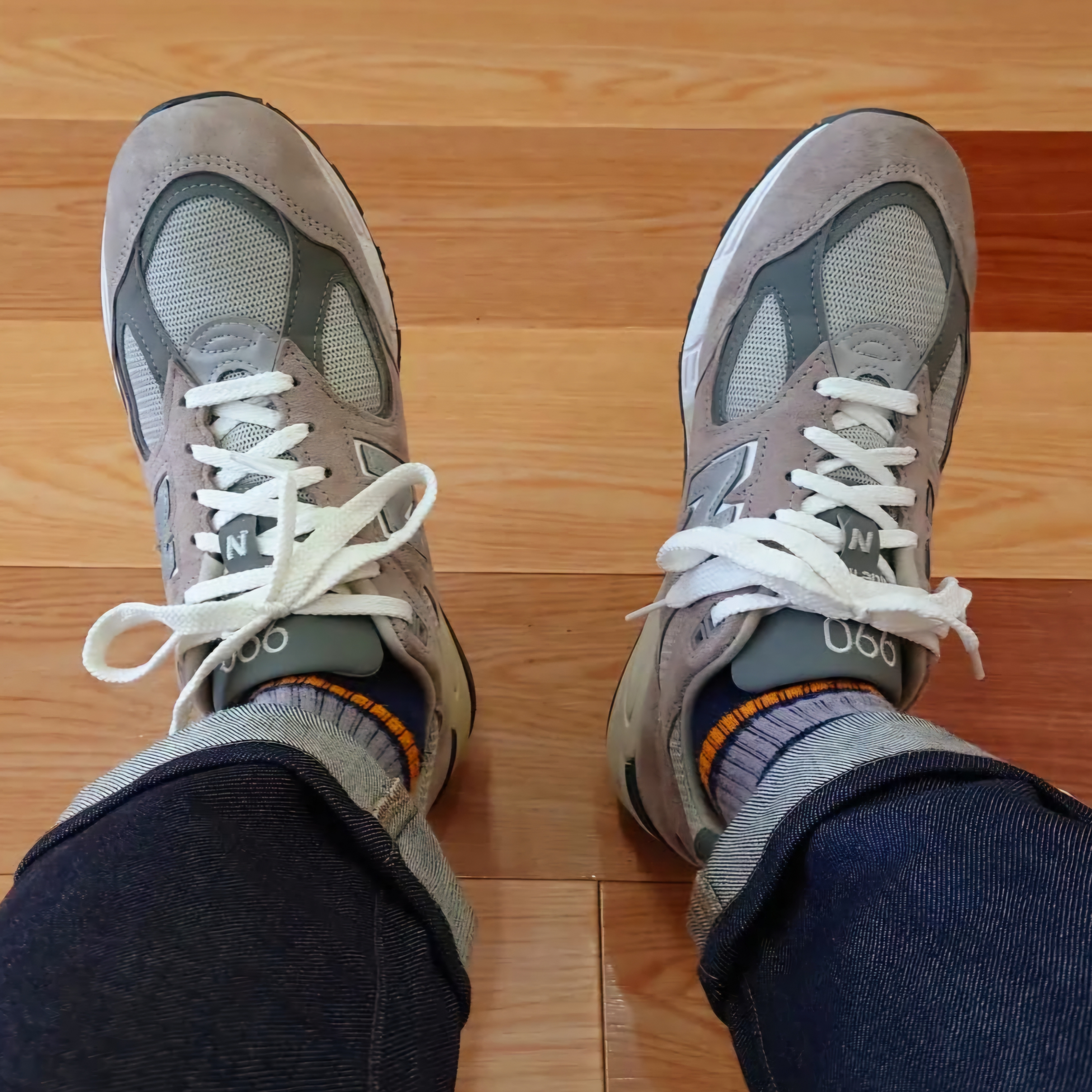 New Balance 990v2 Made in USA Grey 착용 스타일
