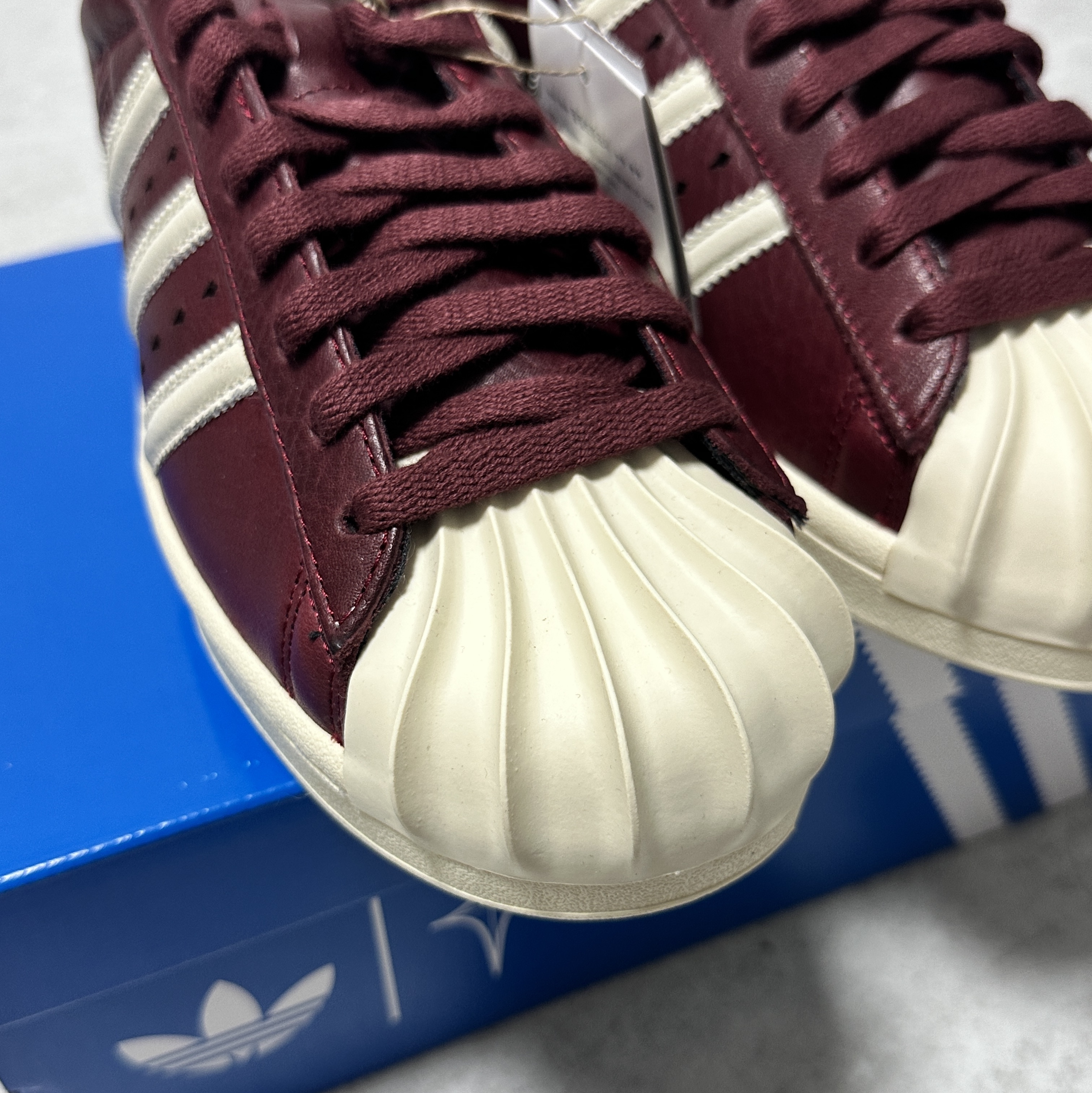 Adidas x Thug Club Superstar Vintage Collegiate Burgundy Cream White 착용 스타일 - 2