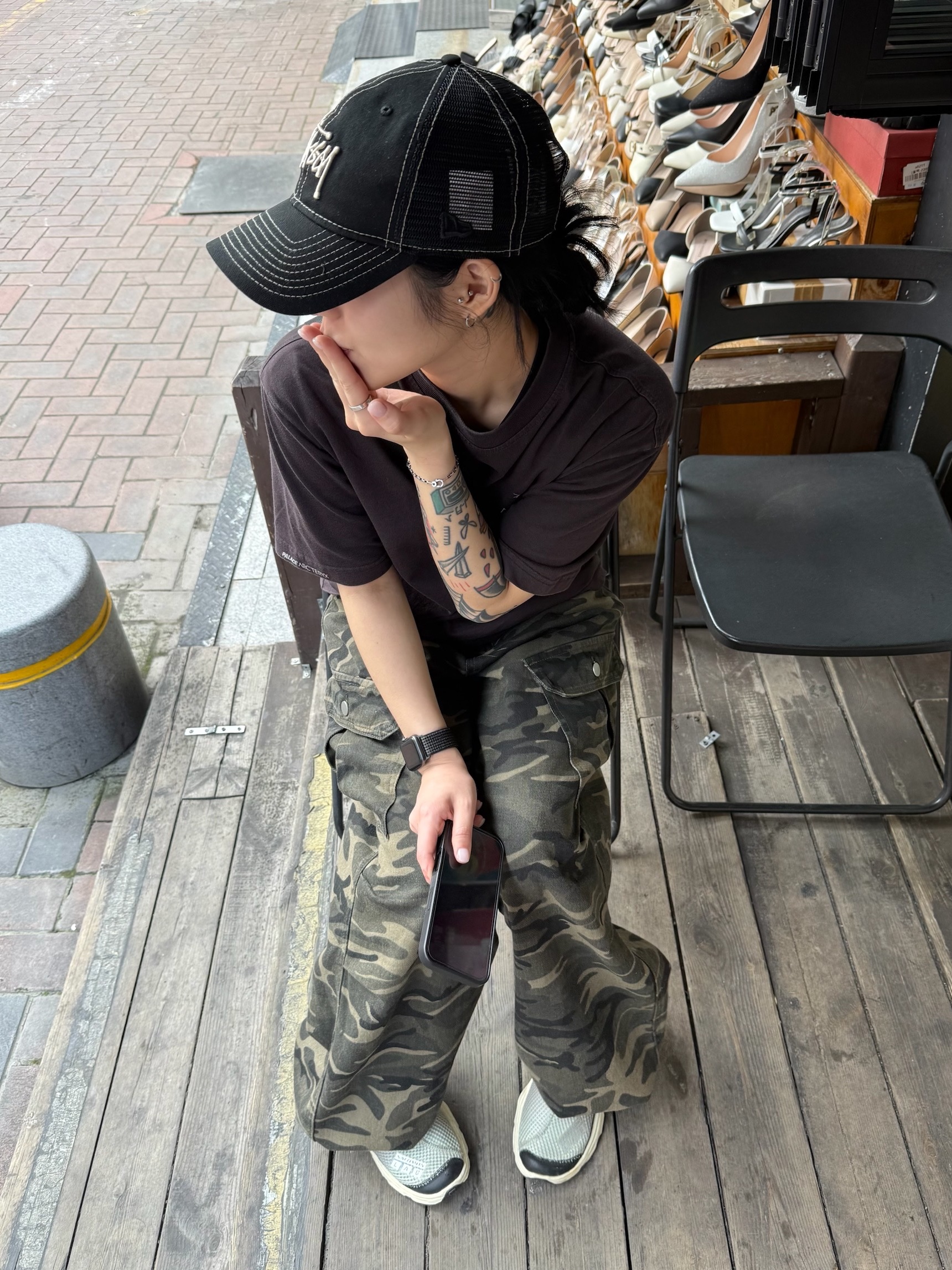 Stussy New Era 9twenty Basic Trucker Black, Salomon RX Moc 3.0 Pewter Desert 착용 스타일