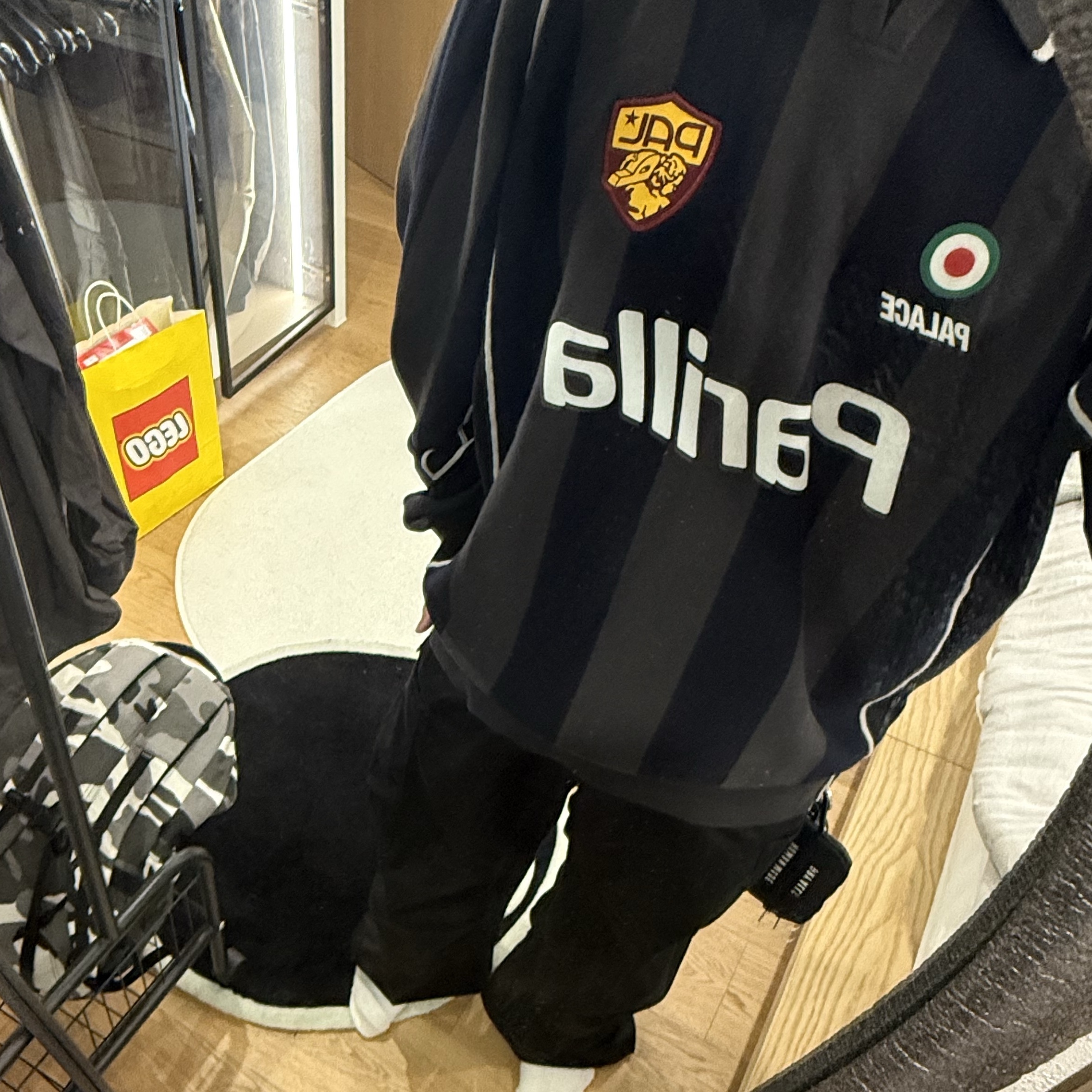 Palace Sportiva Knit Black - 24FW 착용 스타일 - 2
