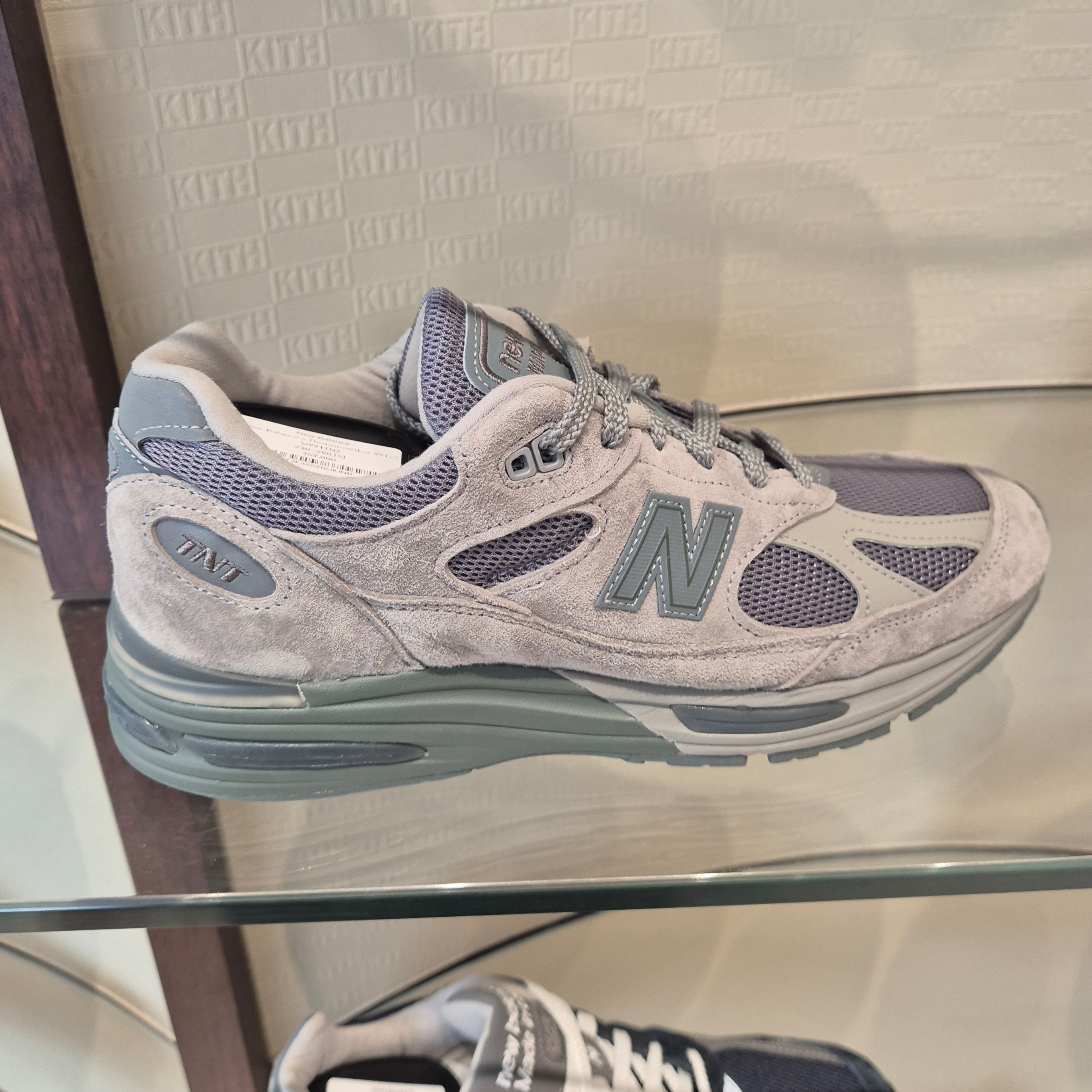 New Balance x Thisisneverthat 991v2 Made in UK Grey 착용 스타일