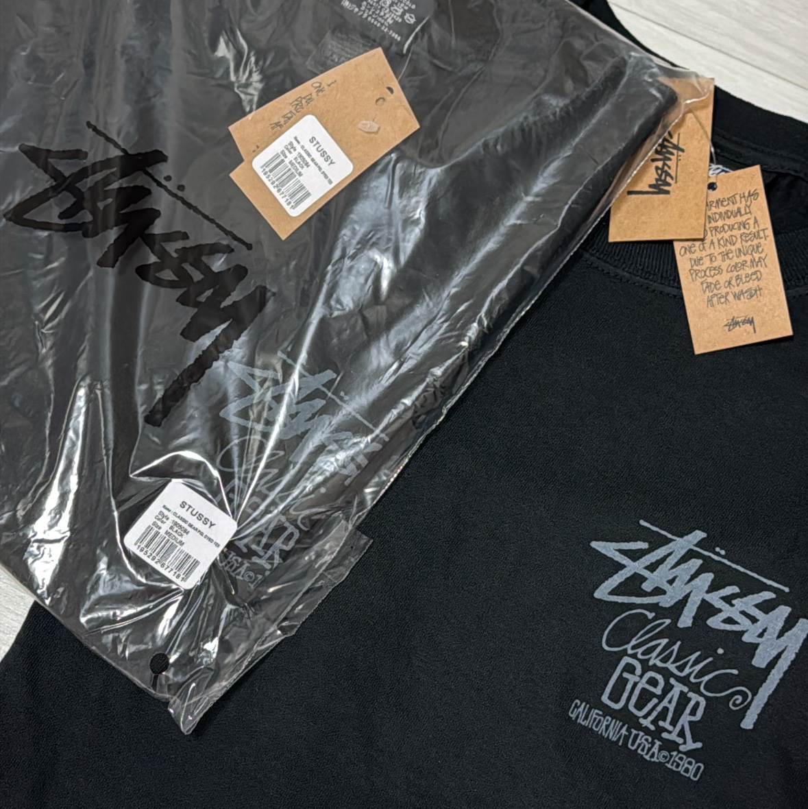 Stussy Pigment Dyed Classic Gear T-Shirt Black 착용 스타일