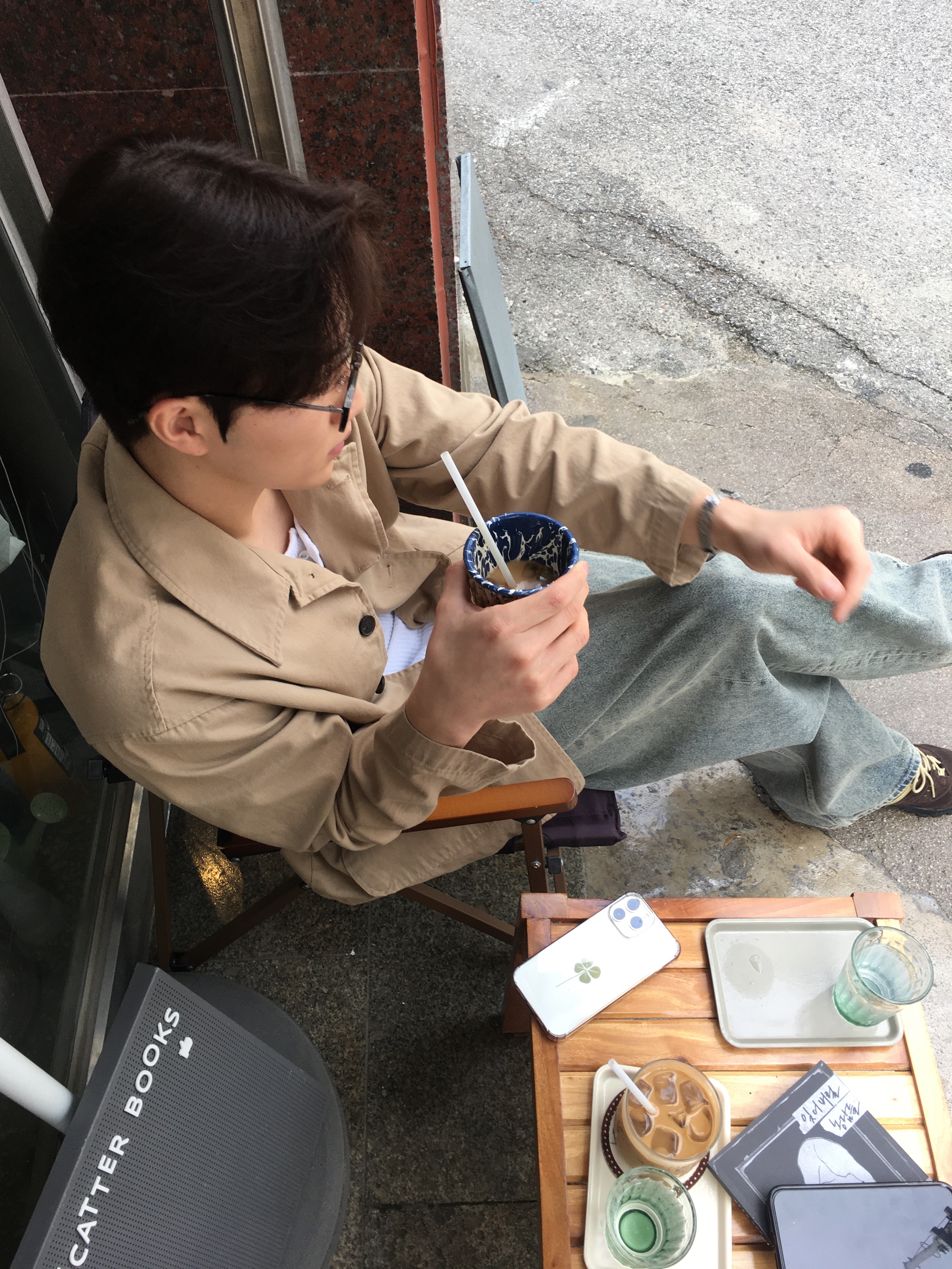 [6% 적립] NegativeThree Moley Tracking Sneakers Nut Brown, Casio LTP-V007D-7E 착용 스타일 - 1