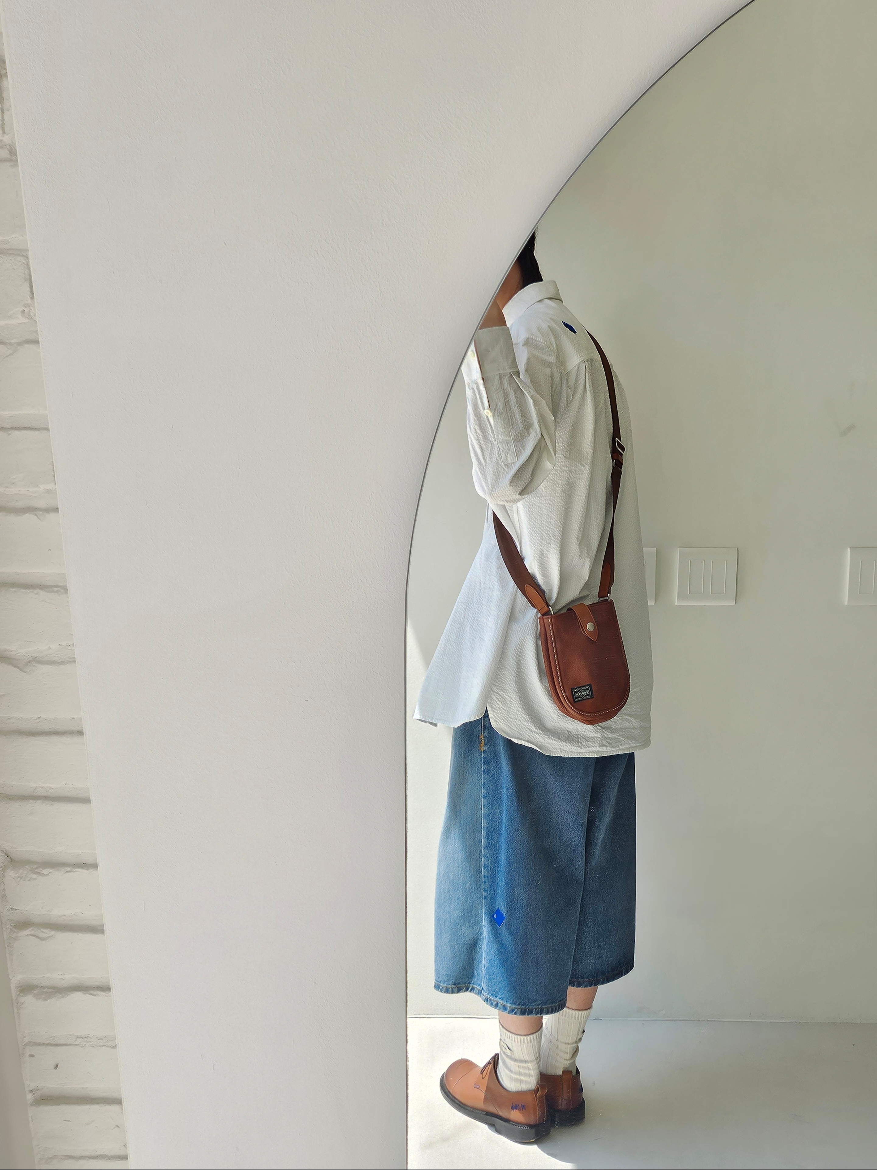 Porter Cisco Shoulder Bag S Brown, Ader Error Sig; SV Tag Short Jeans 01 Blue 착용 스타일 - 2