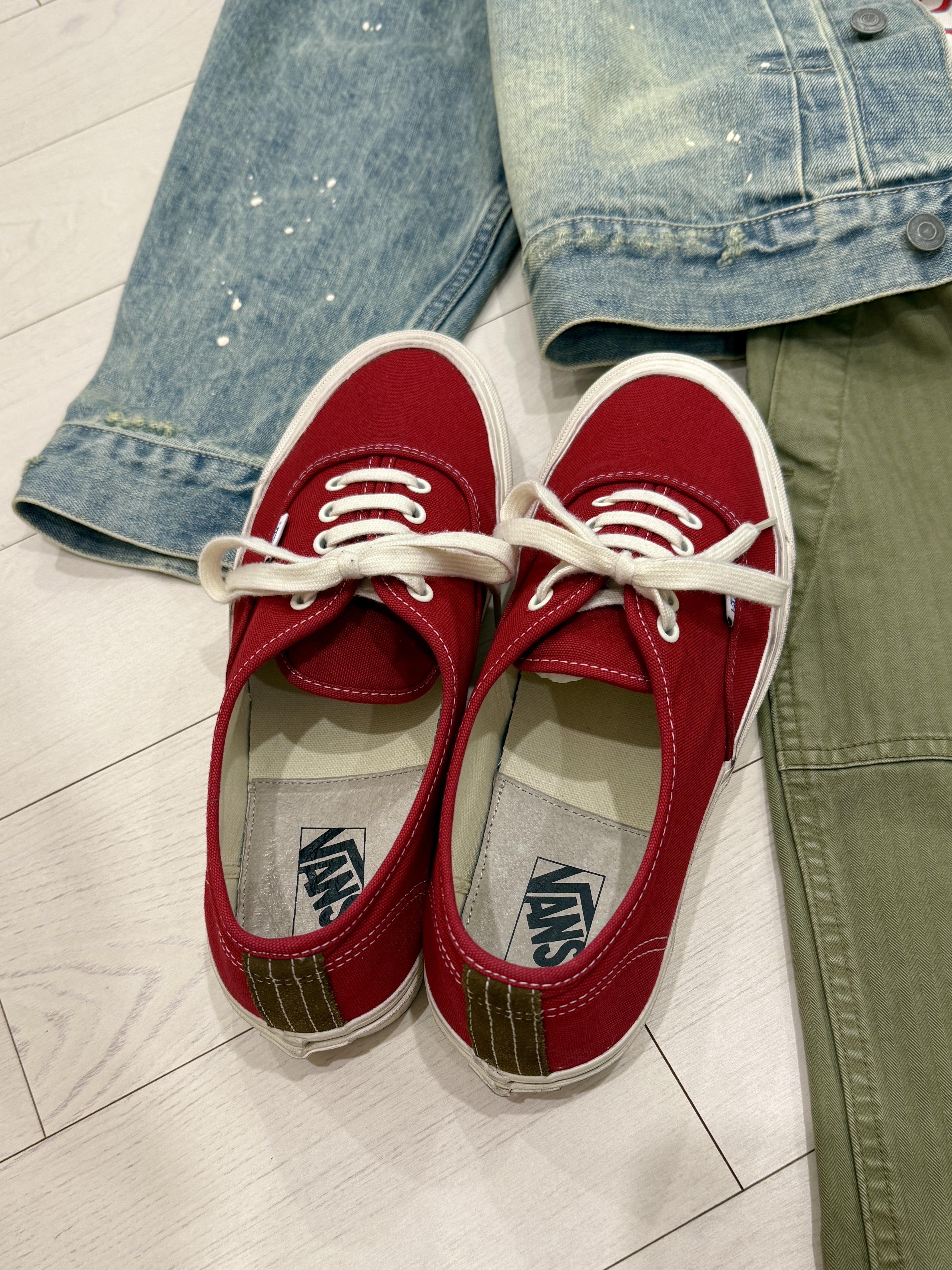 Vans Vault OG Authentic LX Chili Pepper Red 착용 스타일 - 10