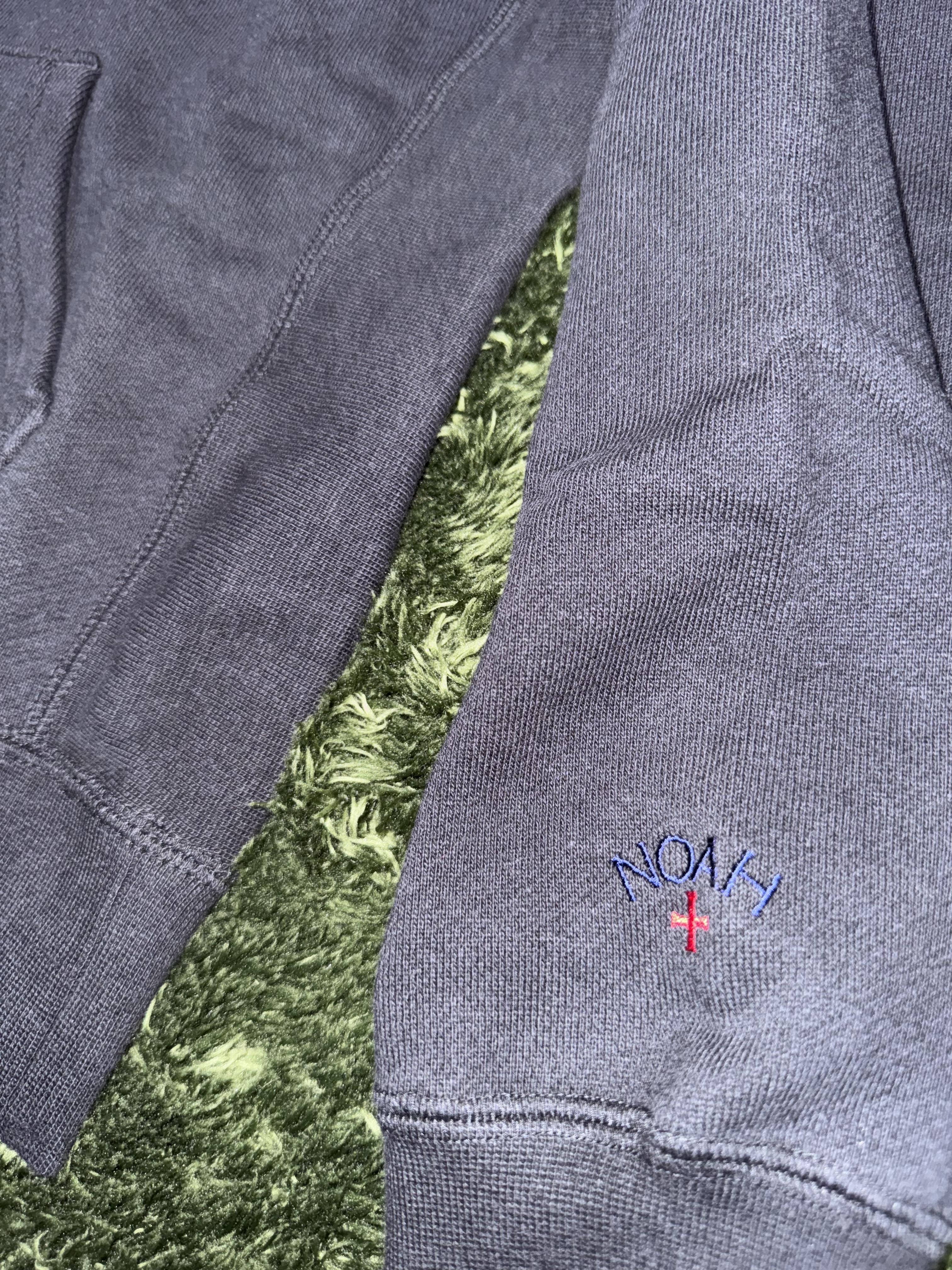 Puma x Noah Graphic Hoodie Black 착용 스타일 - 4