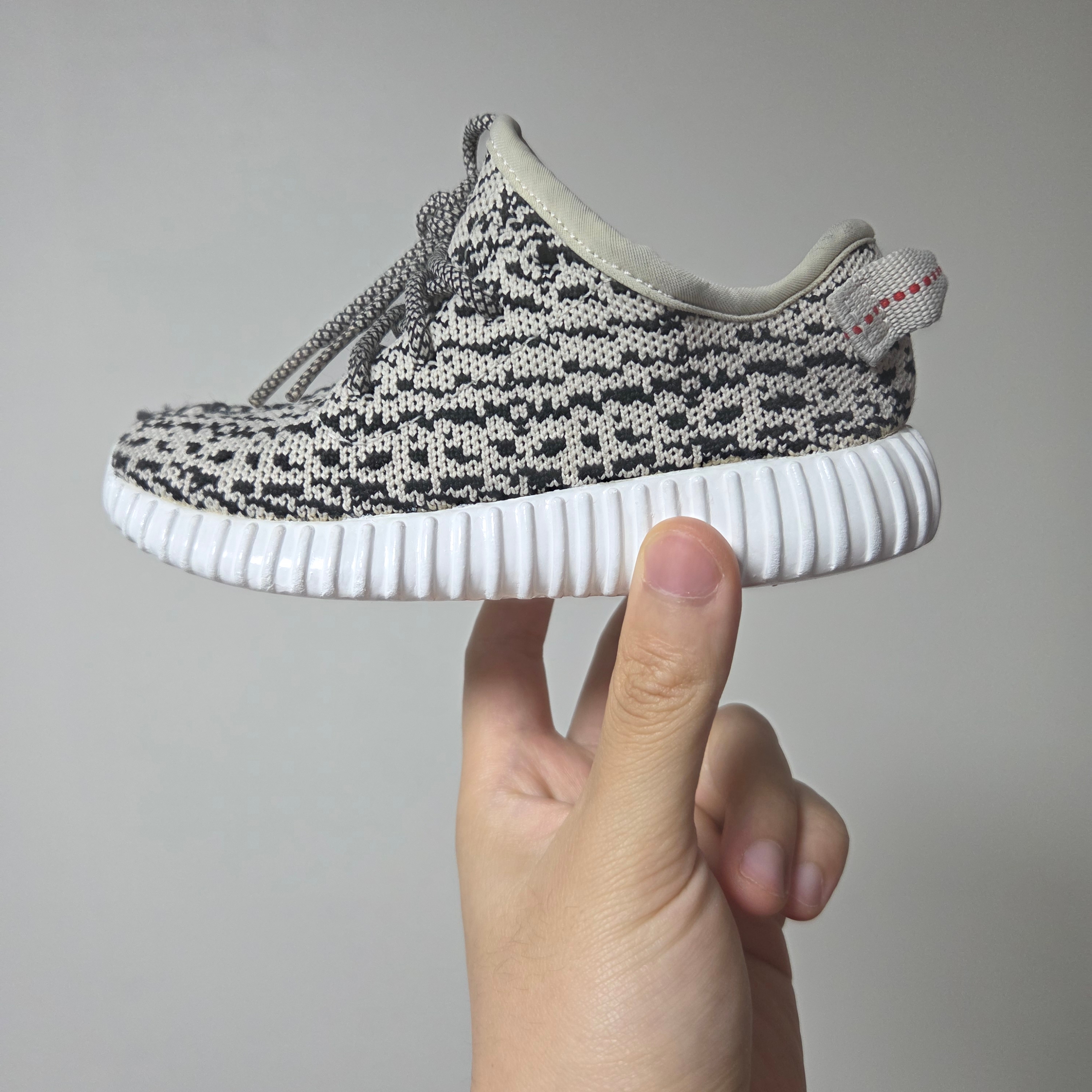 (Infant) Adidas Yeezy Boost 350 Turtledove 착용 스타일