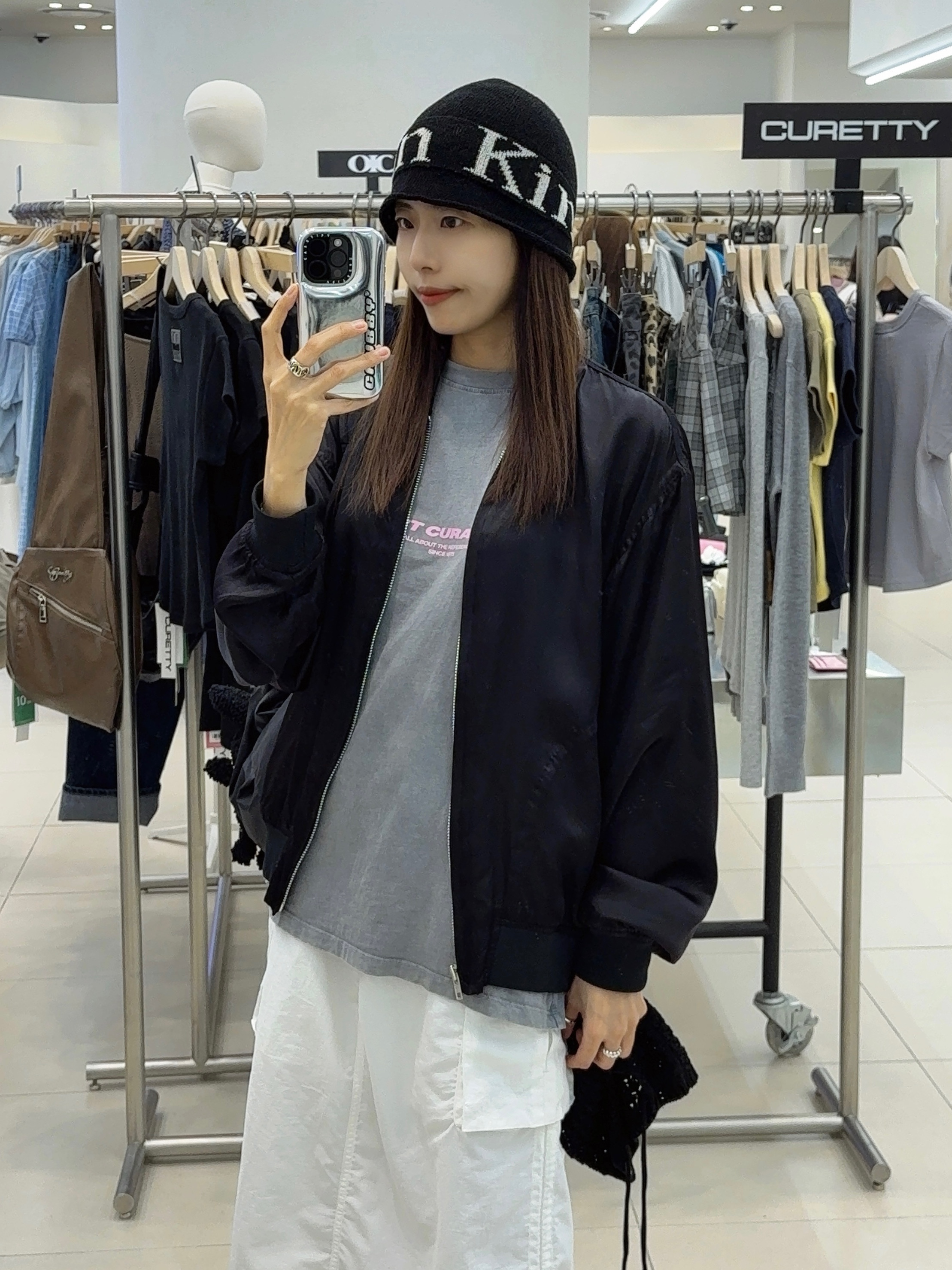 Matin Kim Logo Jacquard Short Beanie Black, CDG '84-85 Staff Blouson Black 착용 스타일 - 1