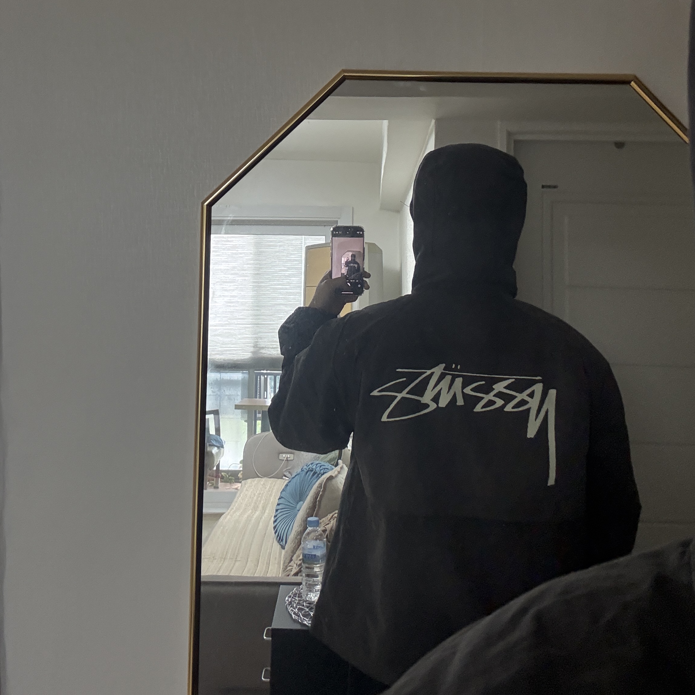 Stussy Wave Dye Beach Shell Jacket Black 착용 스타일 - 1
