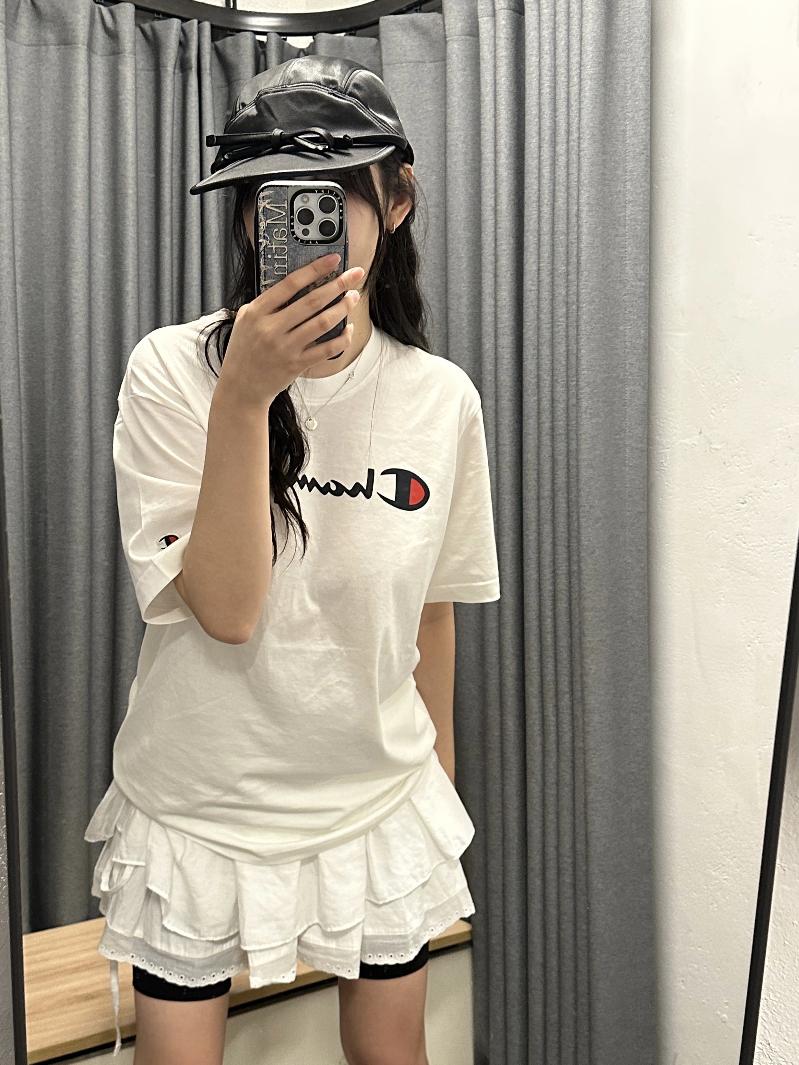 YOUCHE QS Duck Cap Black, Matin Kim Cargo Cross Mini Bag Black 착용 스타일 - 4