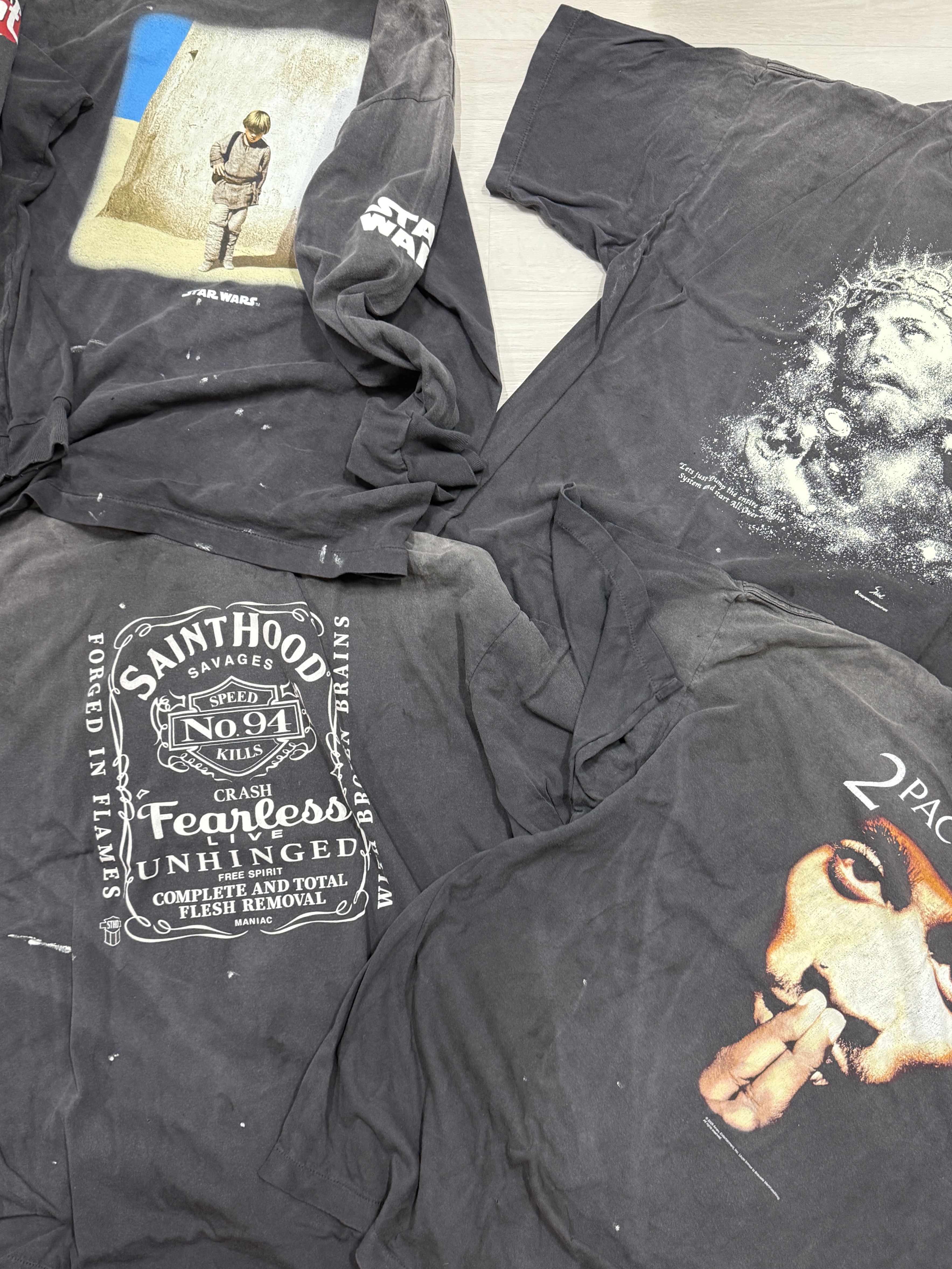 Saint Mxxxxxx x 2Pac S/S T-Shirt Black - 25SS, Saint Mxxxxxx x Star Wars Darthvader L/S T-Shirt Black - 25SS 착용 스타일 - 1