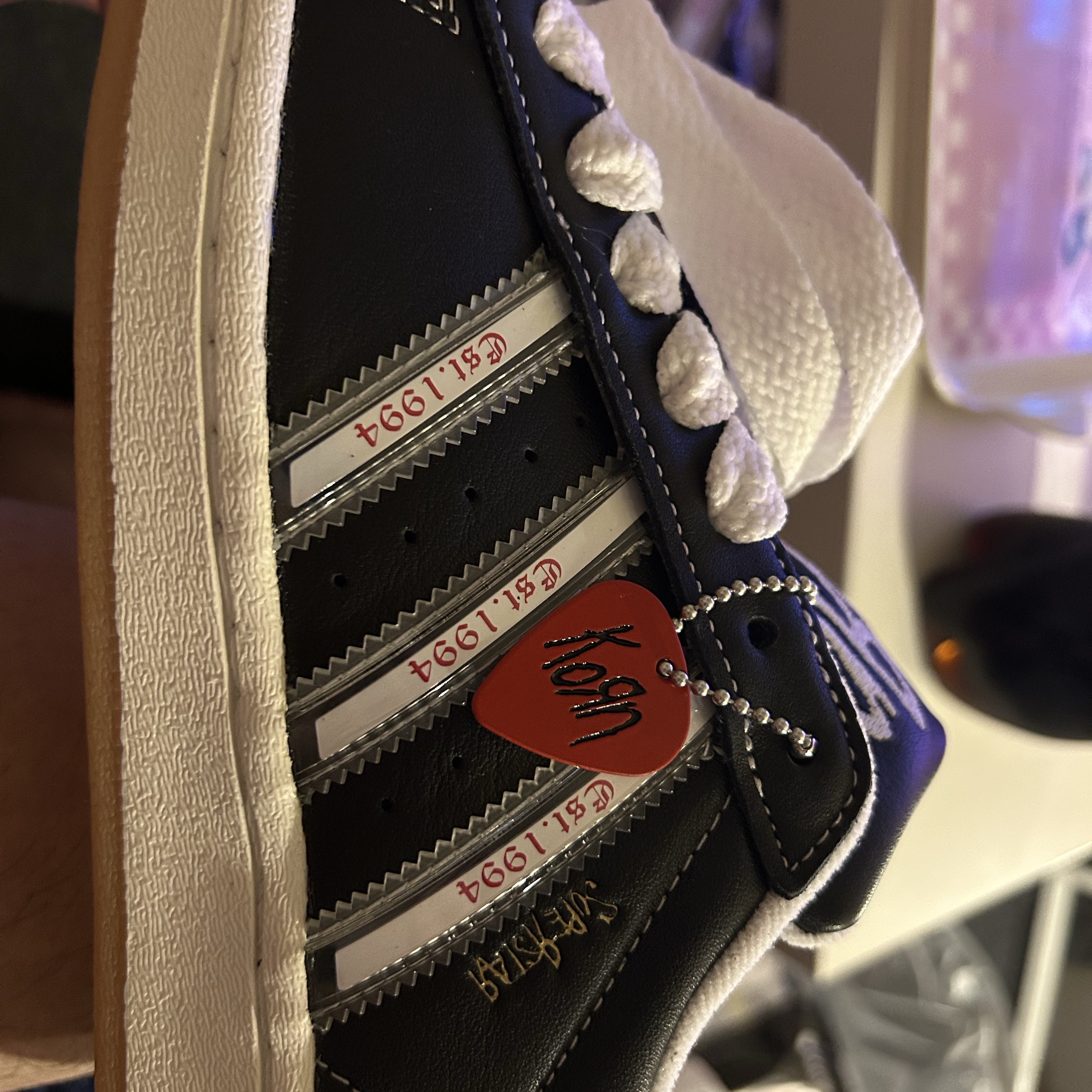 Adidas x KoRn Superstar 30th Anniversary Core Black Translucent 착용 스타일 - 4
