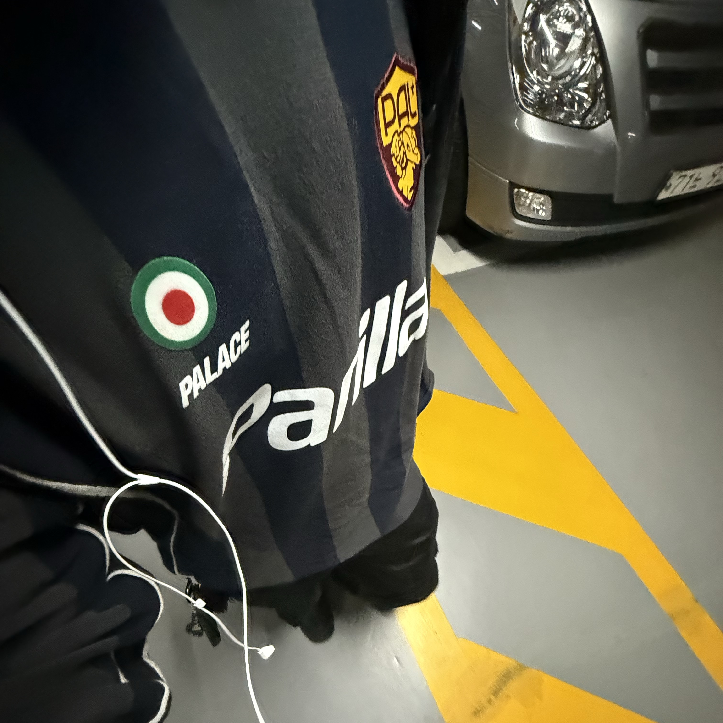 Palace Sportiva Knit Black - 24FW 착용 스타일 - 1