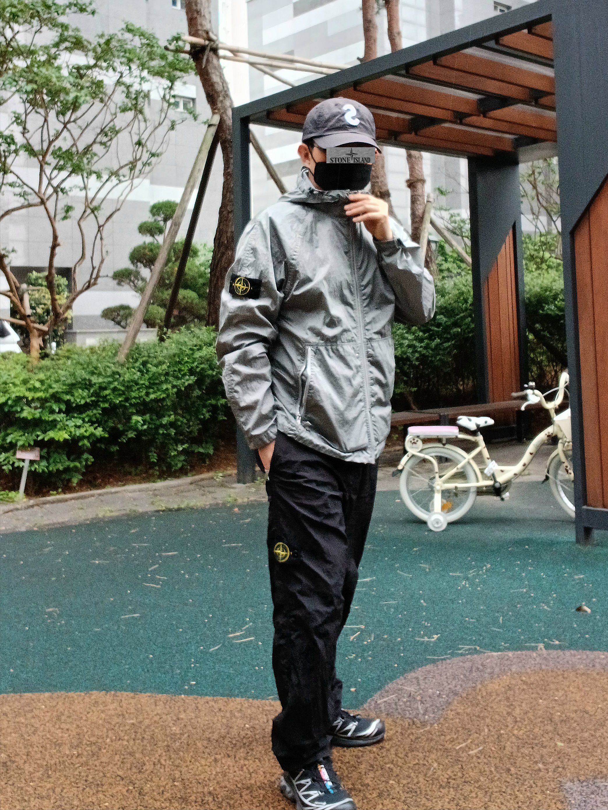 Supreme Cordura Ripstop S Logo 6-Panel Black - 23SS, Stone Island 4100097 Nylon Metal Watro-Tc in Econyl Hooded Jacket Pearl Grey - 25SS 착용 스타일 - 1
